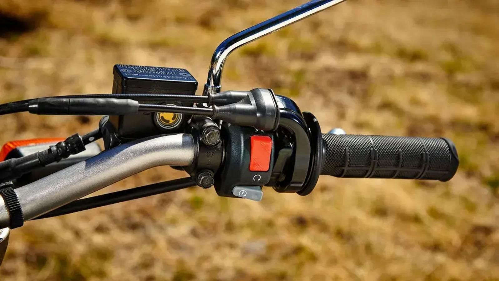 Πώς να ρυθμίσεις σωστά τα χειριστήρια της μοτοσυκλέτας σου για μέγιστη ασφάλεια