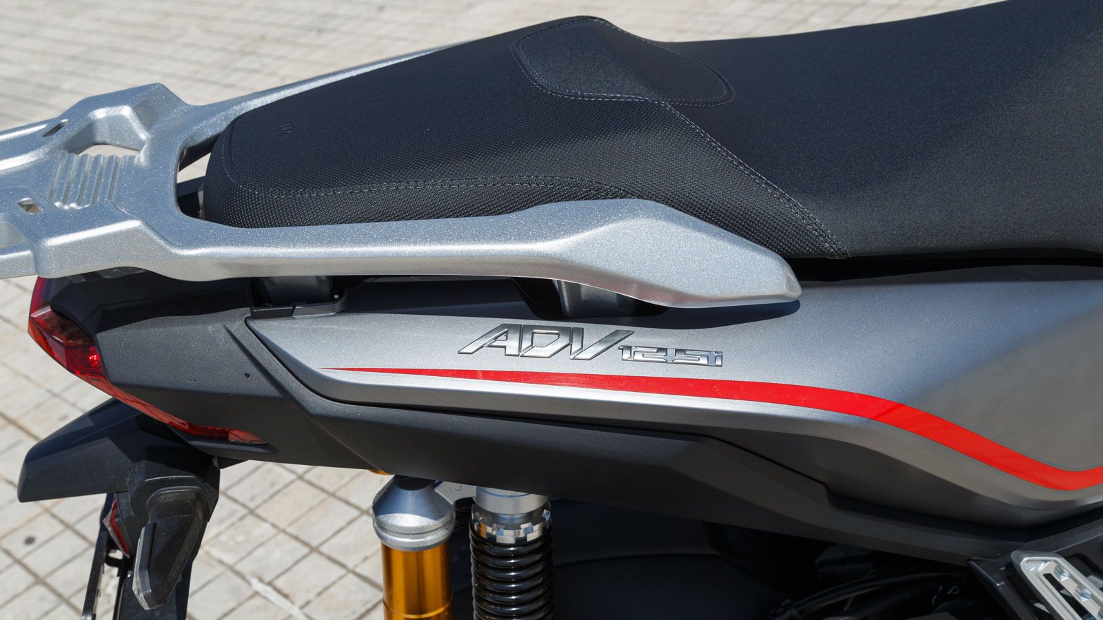 ASUS ADV125