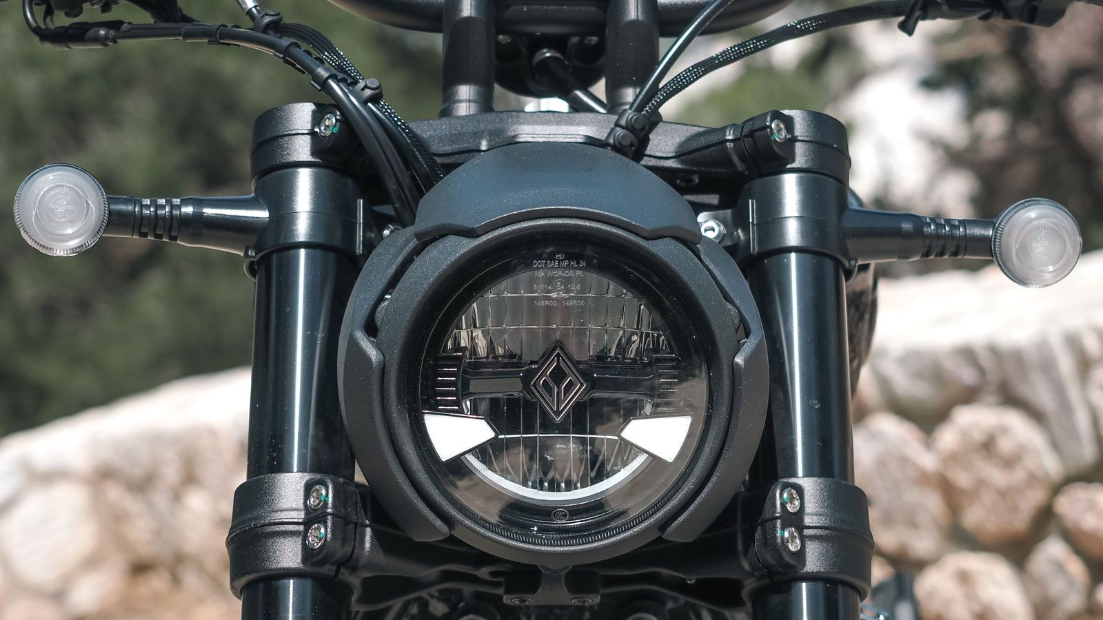 Ειδικά από μπροστά, η Chinchilla 500 είναι σχεδόν σαν concept bike.