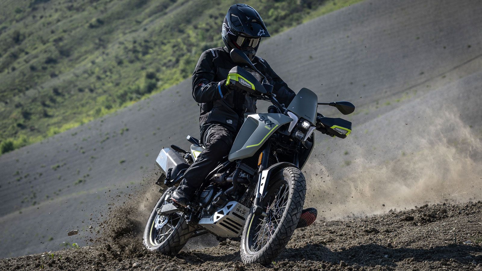 Η νέα Α2 Adventure που υπόσχεται έως 500 χλμ. αυτονομίας με τιμή 4.460 ευρώ