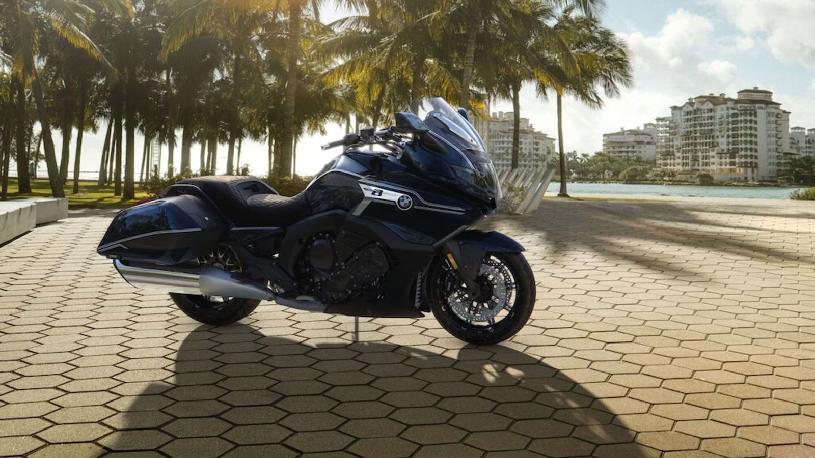 Περισσότερος εξοπλισμός σε F 900, R 1300 και νέα χρώματα