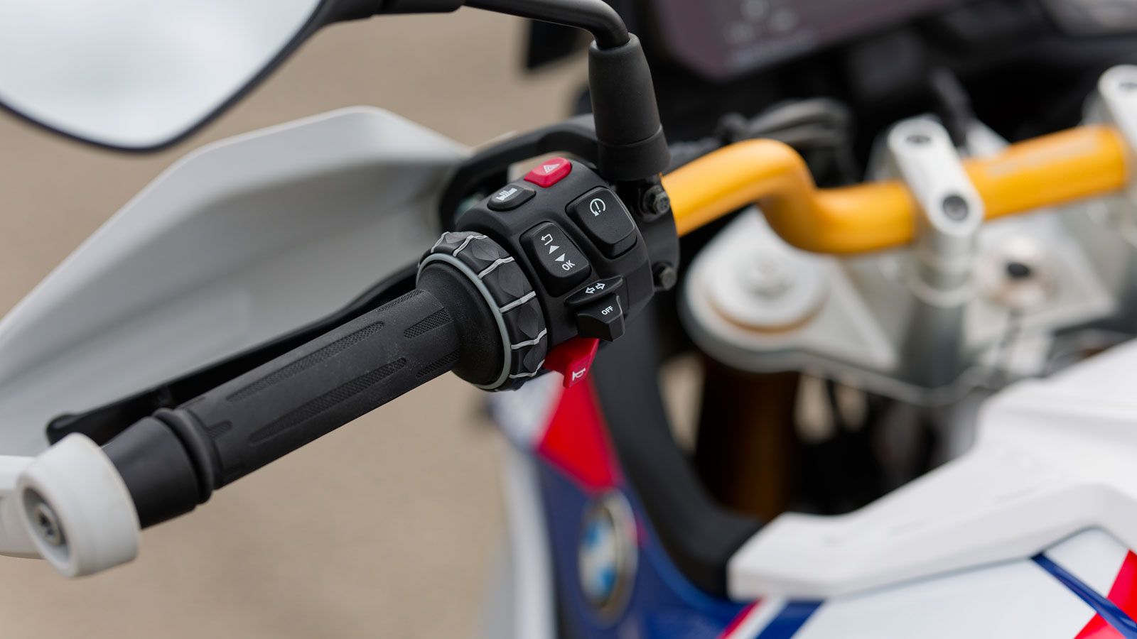 Σε συνδυασμό με το Shift Assistant Pro, καταργεί ουσιαστικά την ανάγκη χρήσης της μανέτας, τόσο στην εκκίνηση όσο και στις αλλαγές ταχυτήτων. Παρόλα α