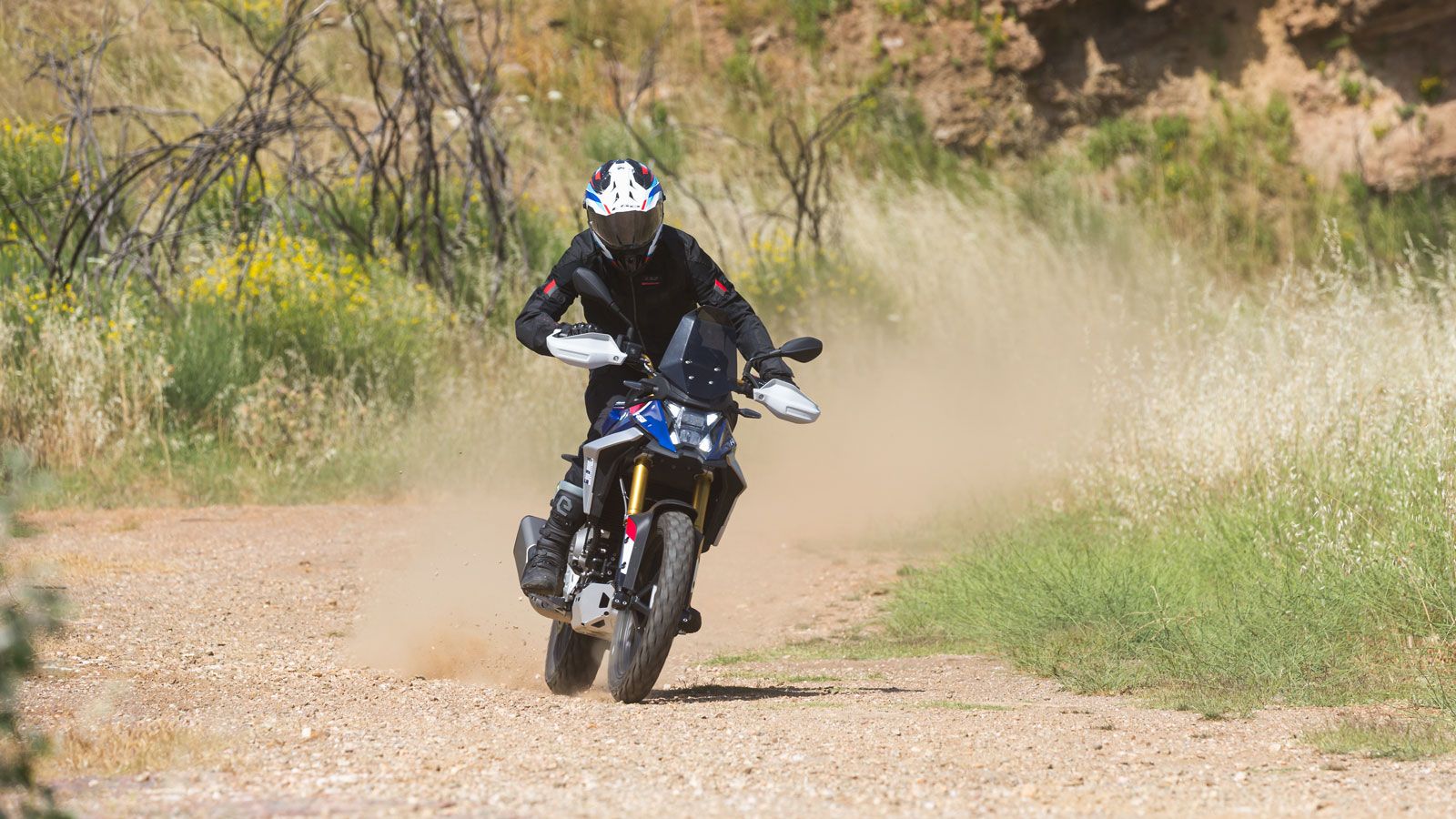 …αλλά και στο χώμα, η F 450 GS αποδίδει τα μέγιστα. 