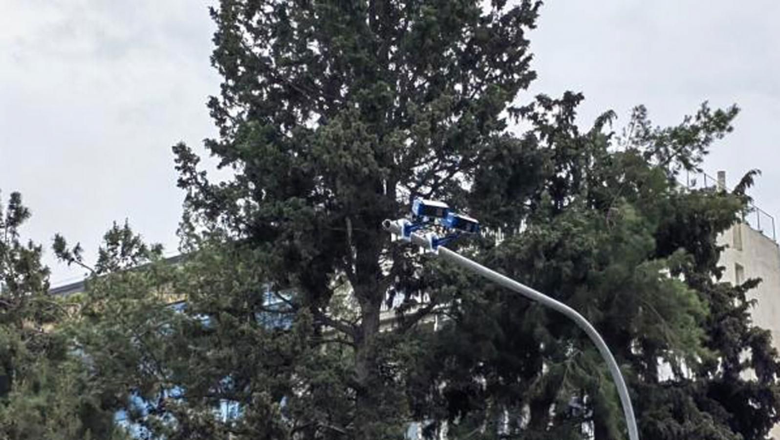 Η εικόνα στους δρόμους της Αθήνας αλλάζει γρήγορα, καθώς το σχέδιο της πολιτείας για ενίσχυση της οδικής ασφάλειας περνά πλέον σε επόμενο στάδιο. Μέσα