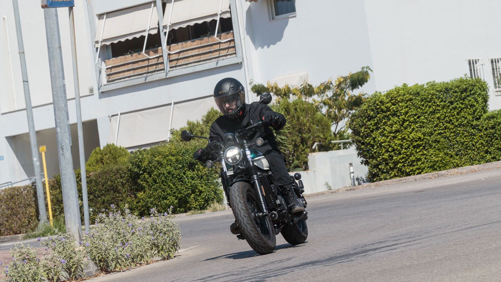  Ένα σημείο που αξίζει αναβάθμιση, αυτό είναι τα ελαστικά, τα οποία θα μπορούσαν να αντικατασταθούν με ποιοτικότερα για καλύτερη πρόσφυση και πιο ολοκ