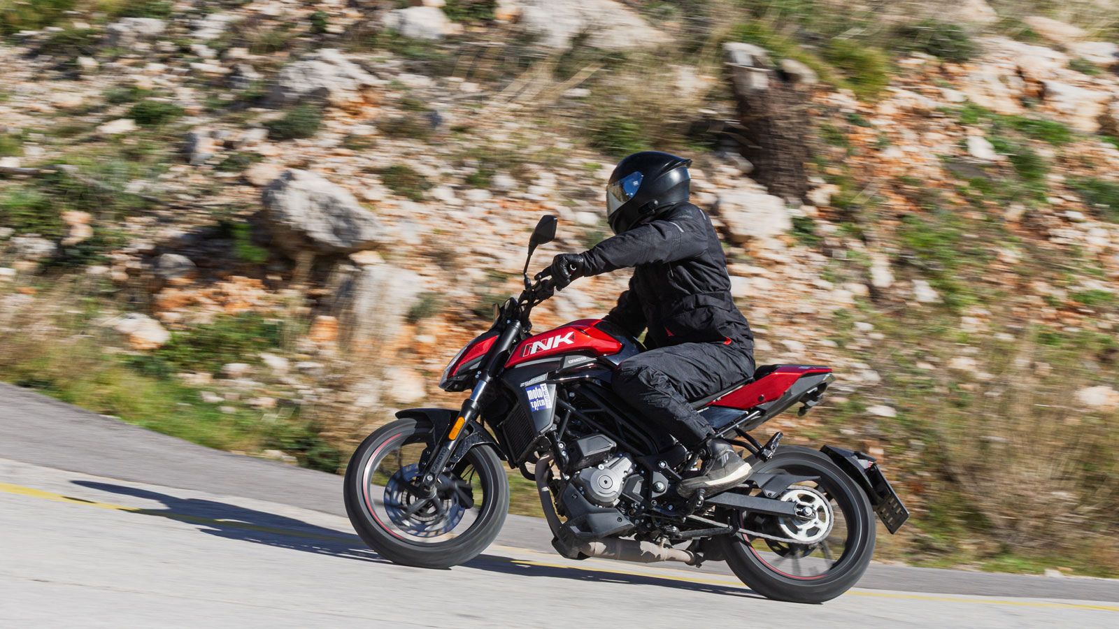 Αντιθέτως, αν τώρα ξεκινάς στον κόσμο της μοτοσυκλέτας, είναι πολύ πιθανό να πιάσεις τον εαυτό σου να «παίζει στα δάχτυλα» το rev matching από την πρώ