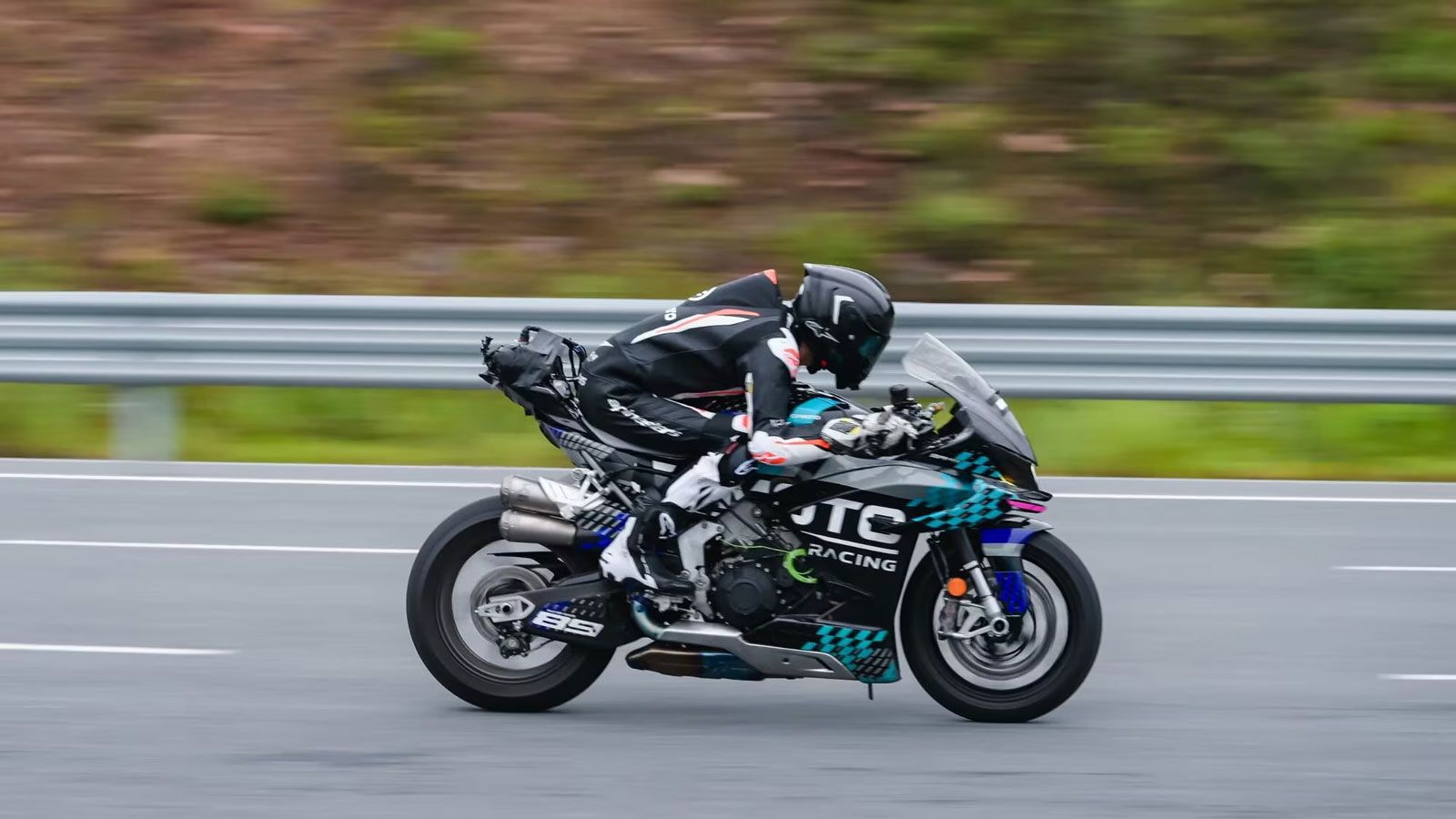 CFMOTO V4 SR-RR