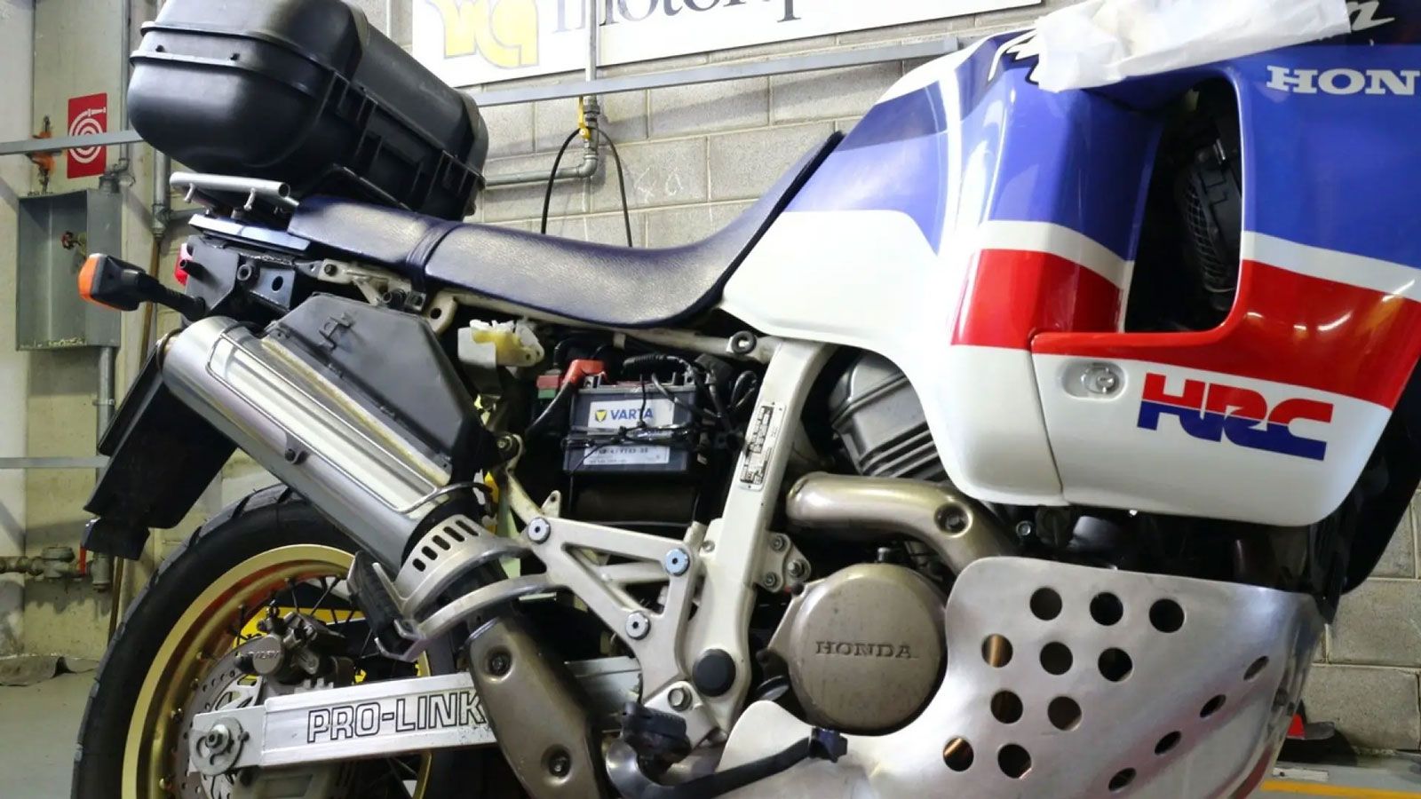 Η ενασχόληση με τη μοτοσυκλέτα στο σπίτι έχει γοητεία. Μαθαίνεις το μηχανάκι σου, γλιτώνεις χρήματα και νιώθεις πιο κοντά του. Όμως το DIY συντήρηση μ