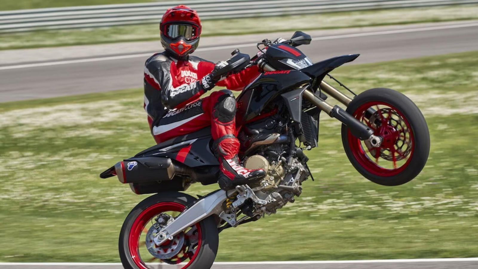 Η Ducati ντύνει στα μαύρα το πιο “άγριο” μονοκύλινδρο της γκάμας της.