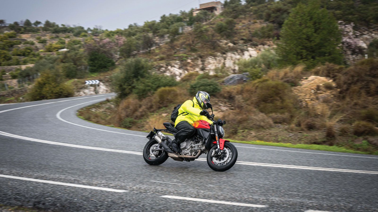 Μεταξύ 4.000 και 10.000 έχεις συνεχώς διαθέσιμο το 80% αυτής, αποδεικνύοντας την ιδανική διαστρωμάτωση της. 