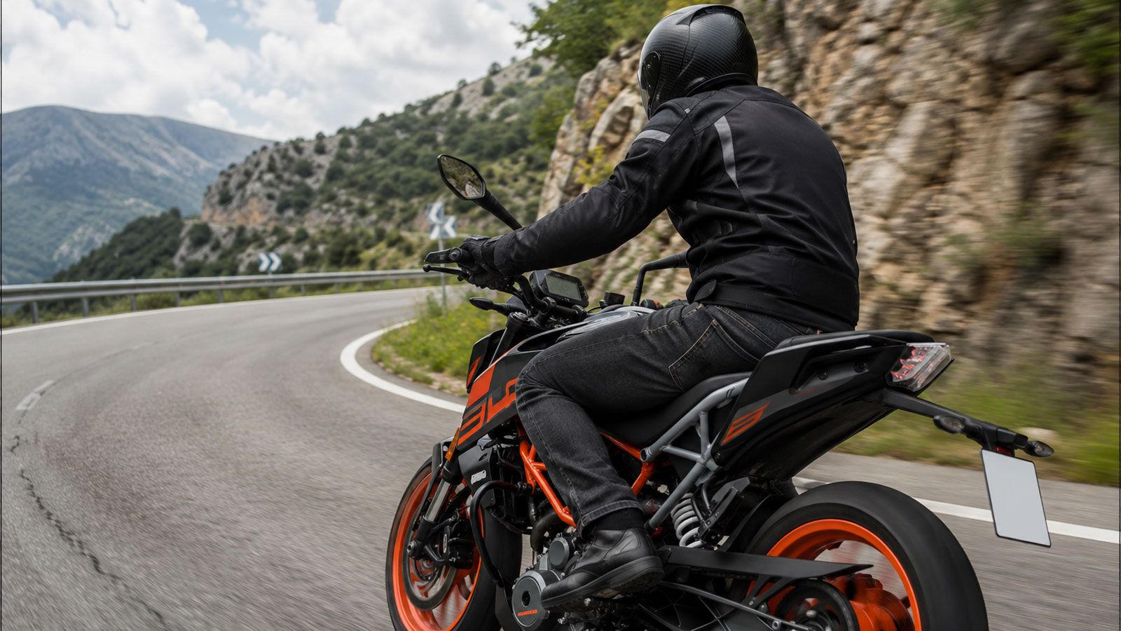 Engine brake: Πώς φρενάρει ο κινητήρας και τι δεν πρέπει να κάνεις