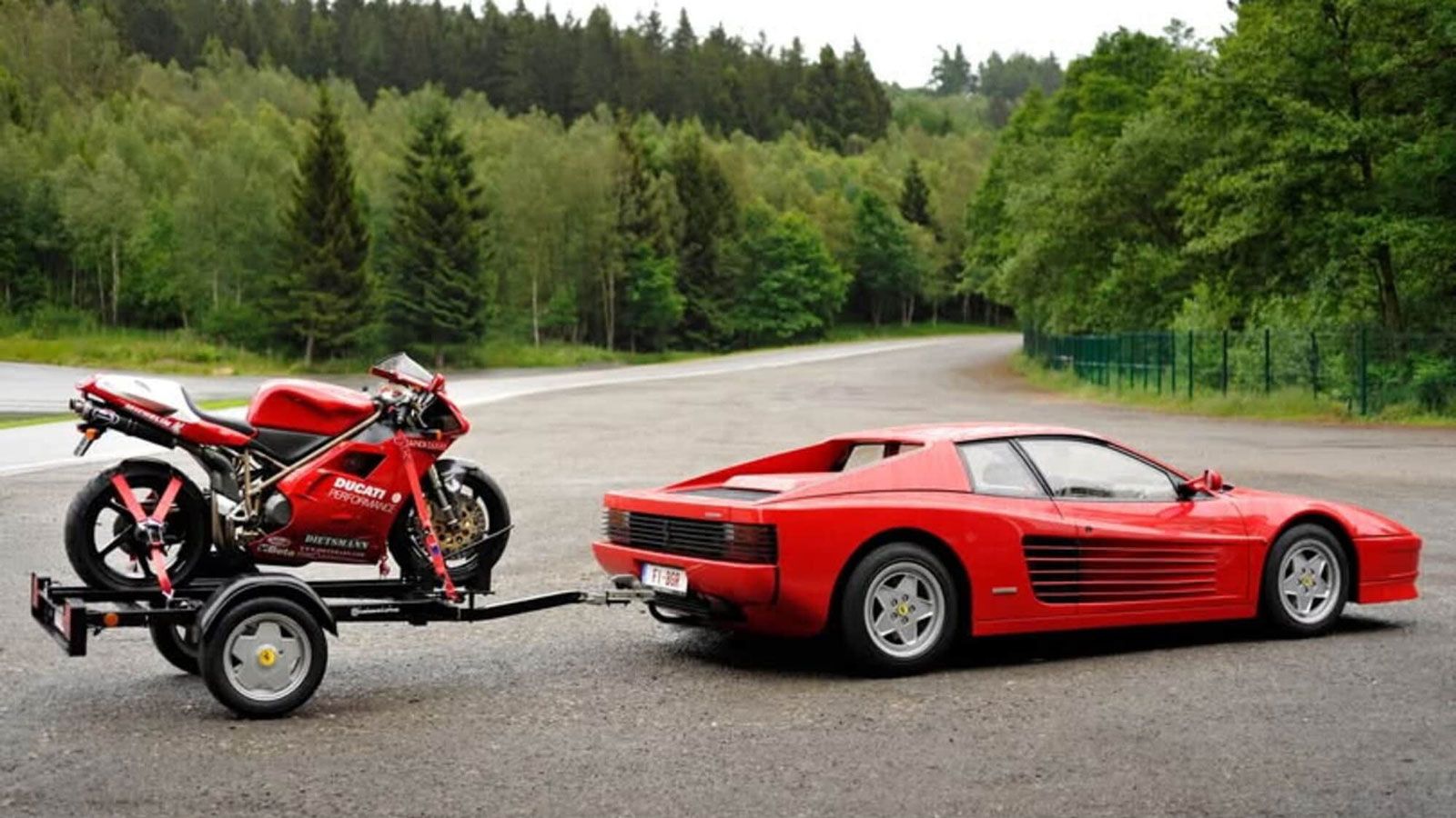 Γιατί Ducati και Ferrari είναι κόκκινες; Η ιστορία πίσω από το Rosso Corsa