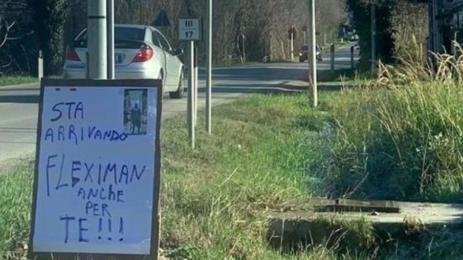 Κάμερες ταχύτητας πεσμένες κάτω. Ο «Καμεροκτόνος» ξανα χτυπά! - Ξήλωσε κάμερες ταχύτητας και γίνεται σύμβολο αντίστασης