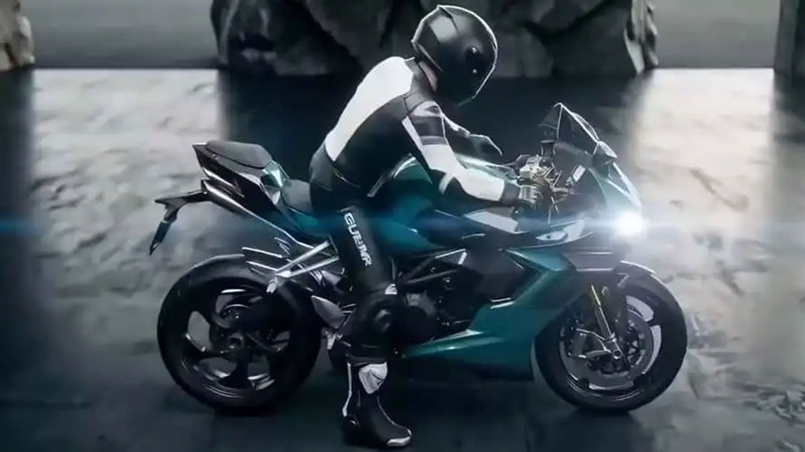 Ακόμη πιο εντυπωσιακός είναι ο ισχυρισμός ότι το σύστημα μπορεί να “διαβάζει” στροφές και αλλαγές πρόσφυσης, βοηθώντας τον αναβάτη πριν πα