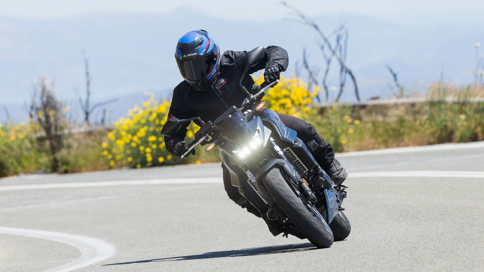 Honda CB750 Hornet E-Clutch - Test