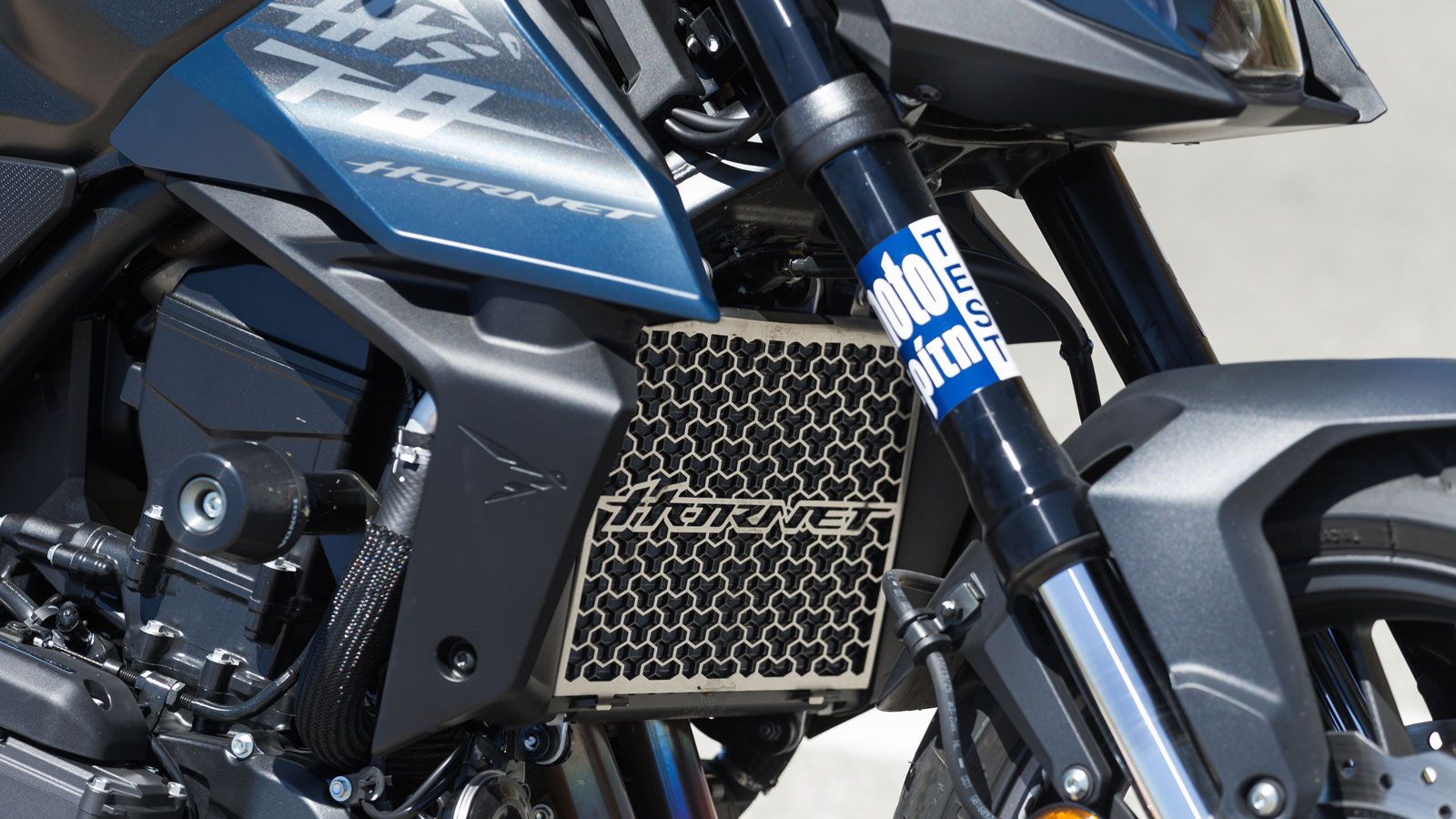 Honda CB750 Hornet E-Clutch