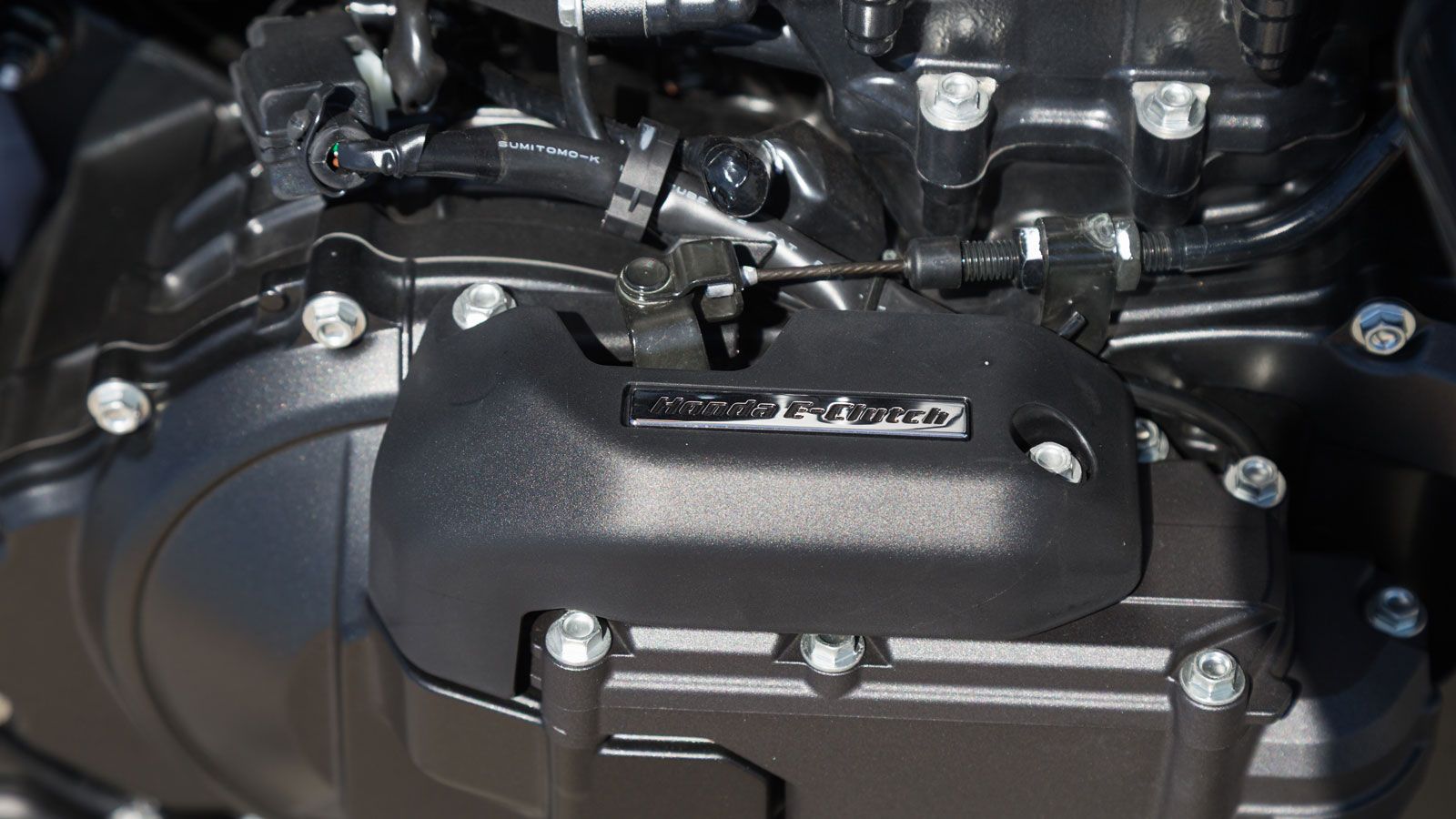 TFT οθόνη, Riding Modes και το πρωτοποριακό Honda E-Clutch