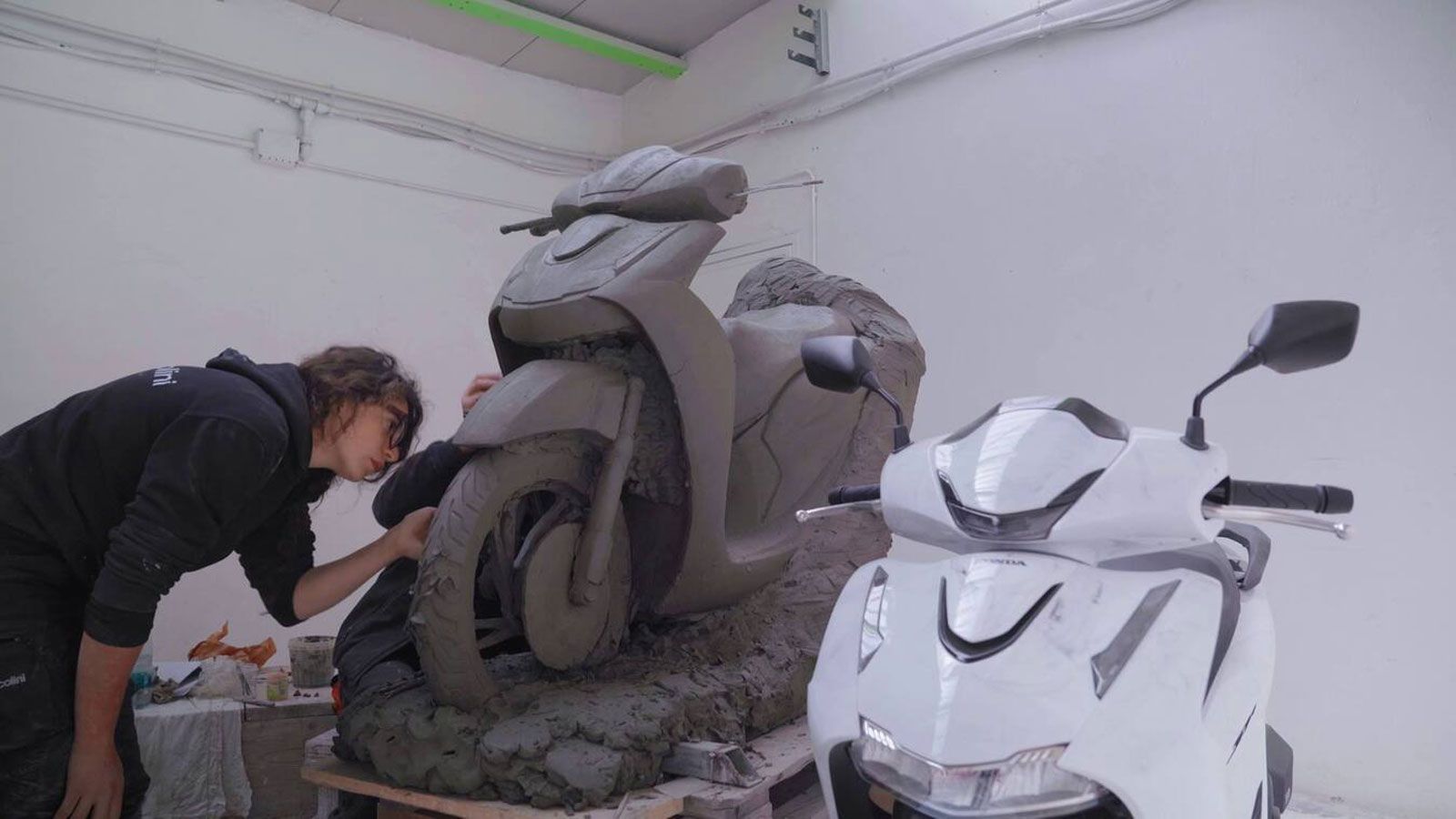 Το SH125i μετατρέπεται σε μαρμάρινο γλυπτό εμπνευσμένο από την Αναγέννηση