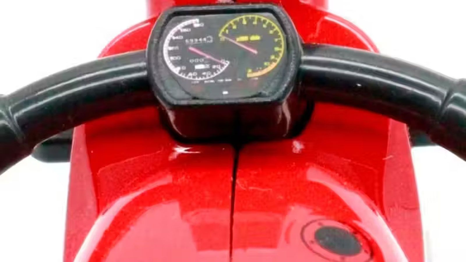 Η Suzuki Katana κόβει κομμάτια από πίτσα! - Το Viral gadget