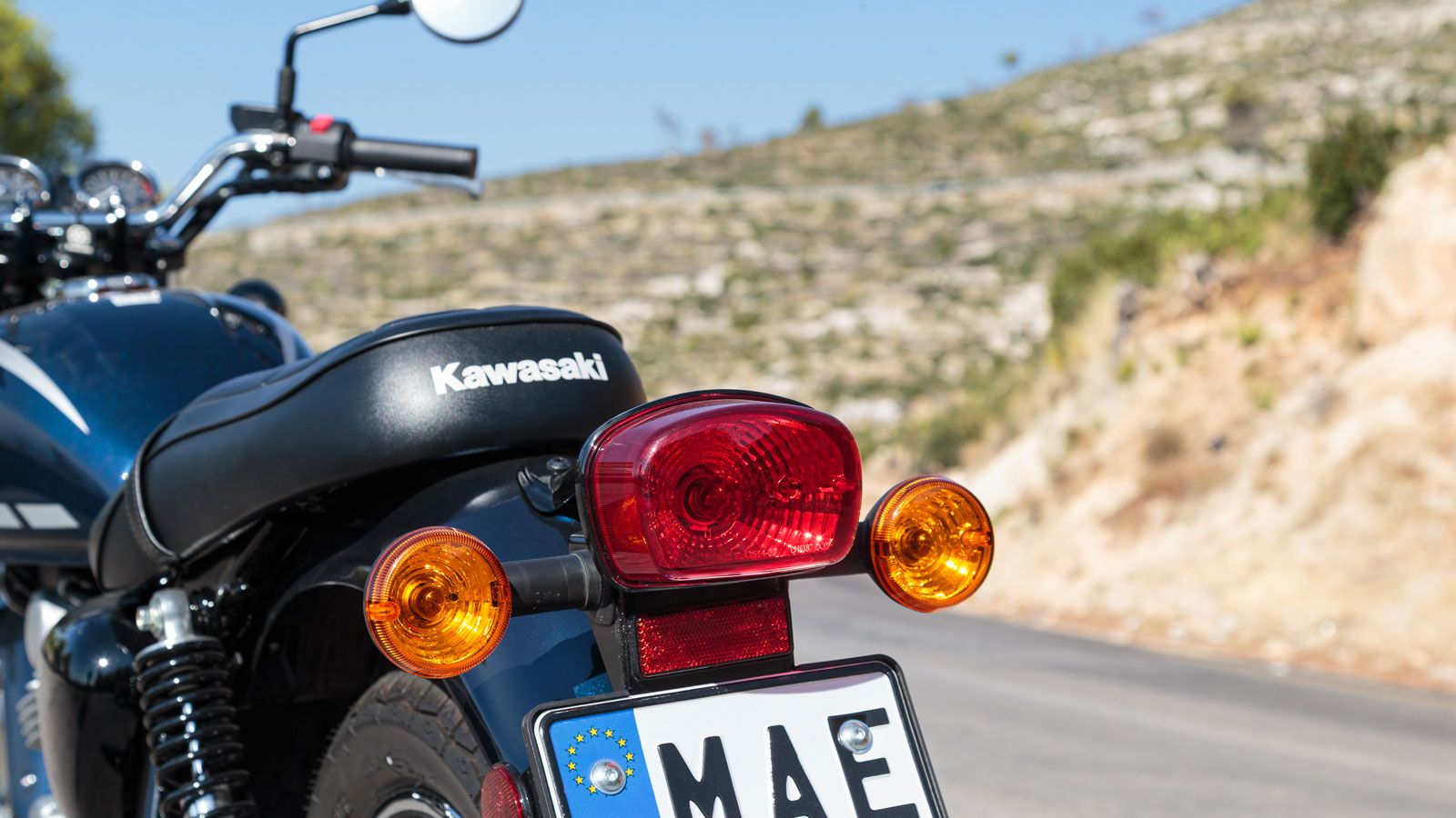 Η ποιότητα κατασκευής βρίσκεται σε υψηλό επίπεδο για την κατηγορία, με επιμελημένα φινιρίσματα σε μέταλλο και βαφή.