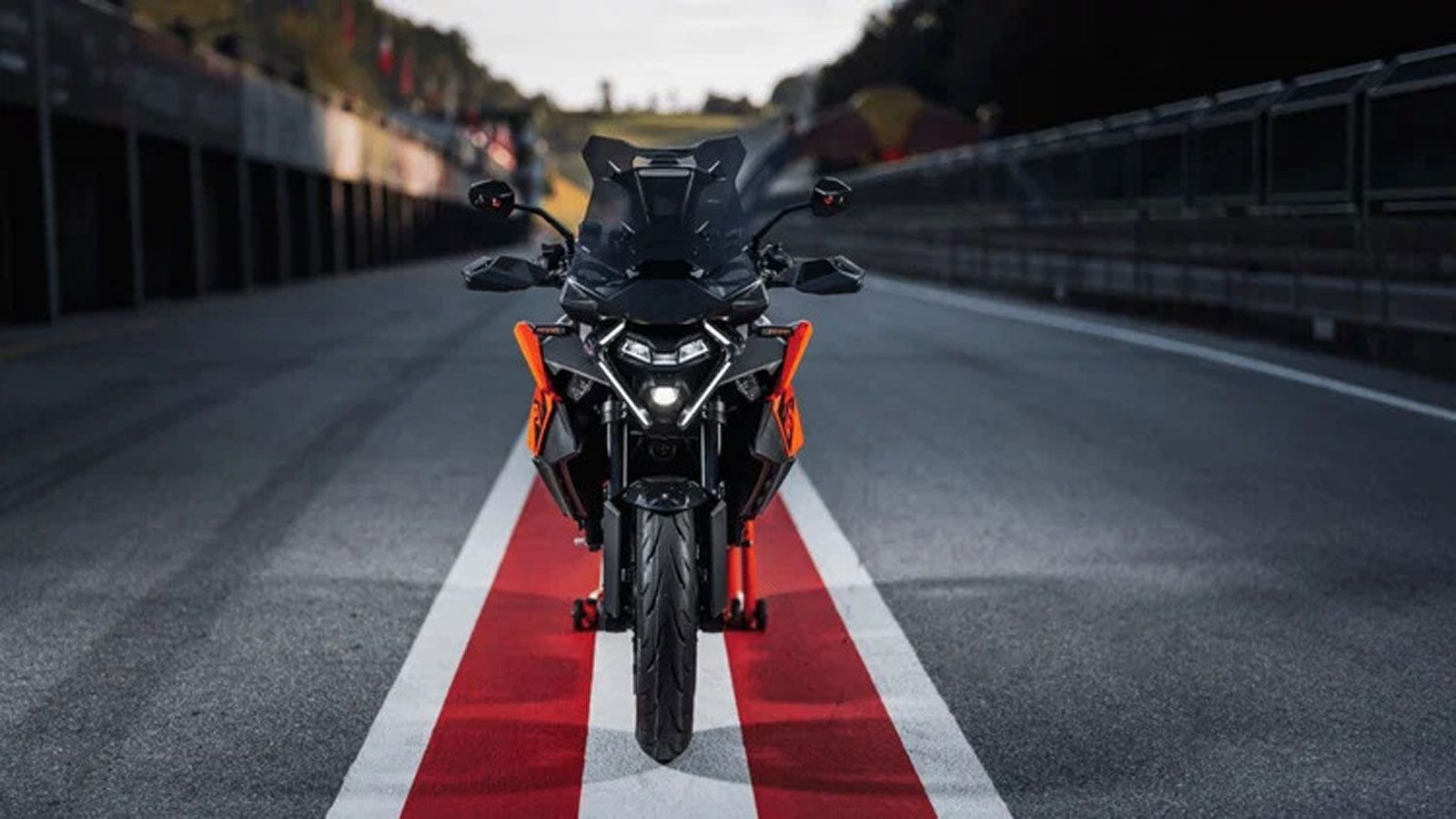 KTM 1390 Super Duke GT 2027