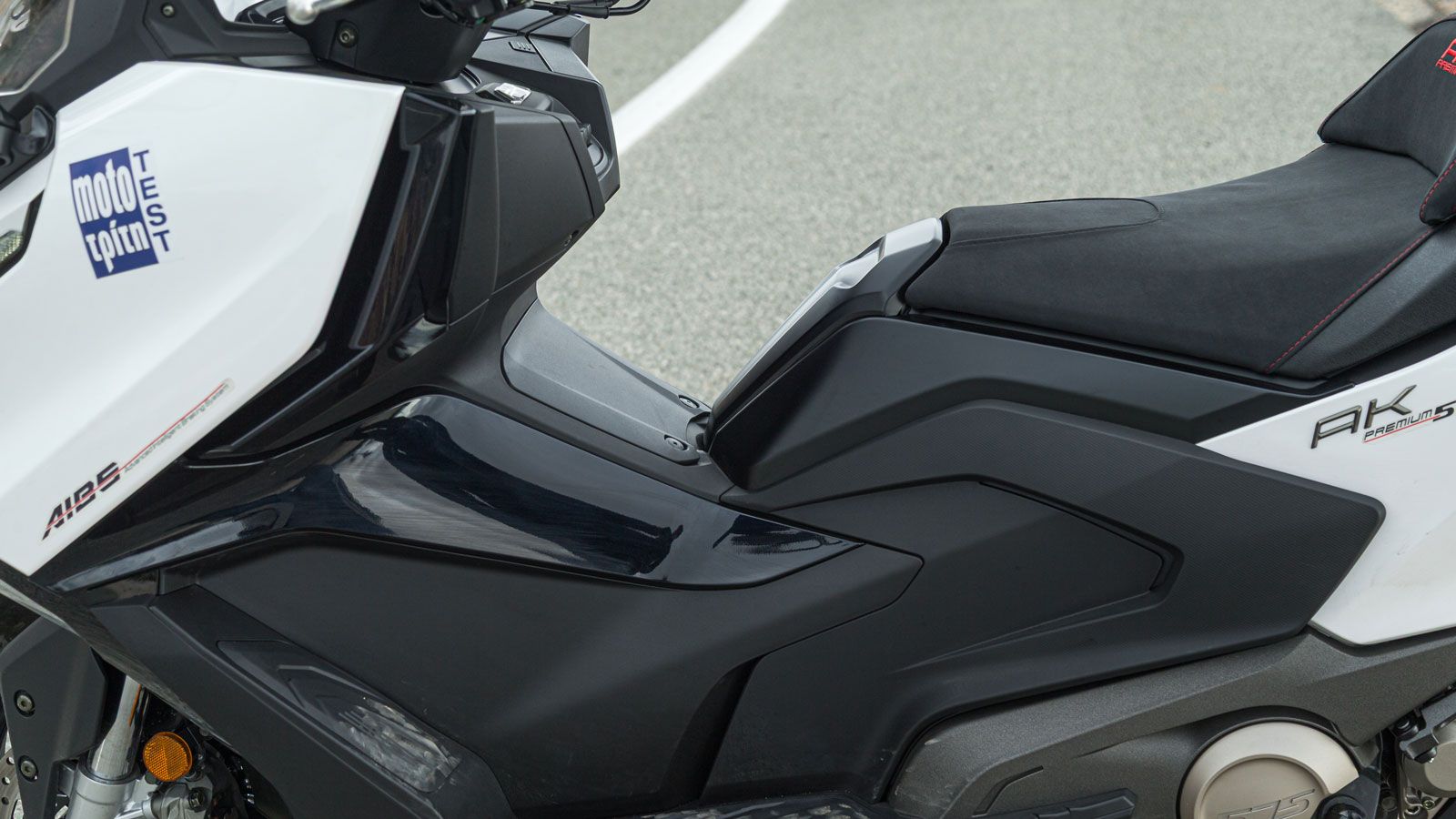 Kymco AK 575 Premium