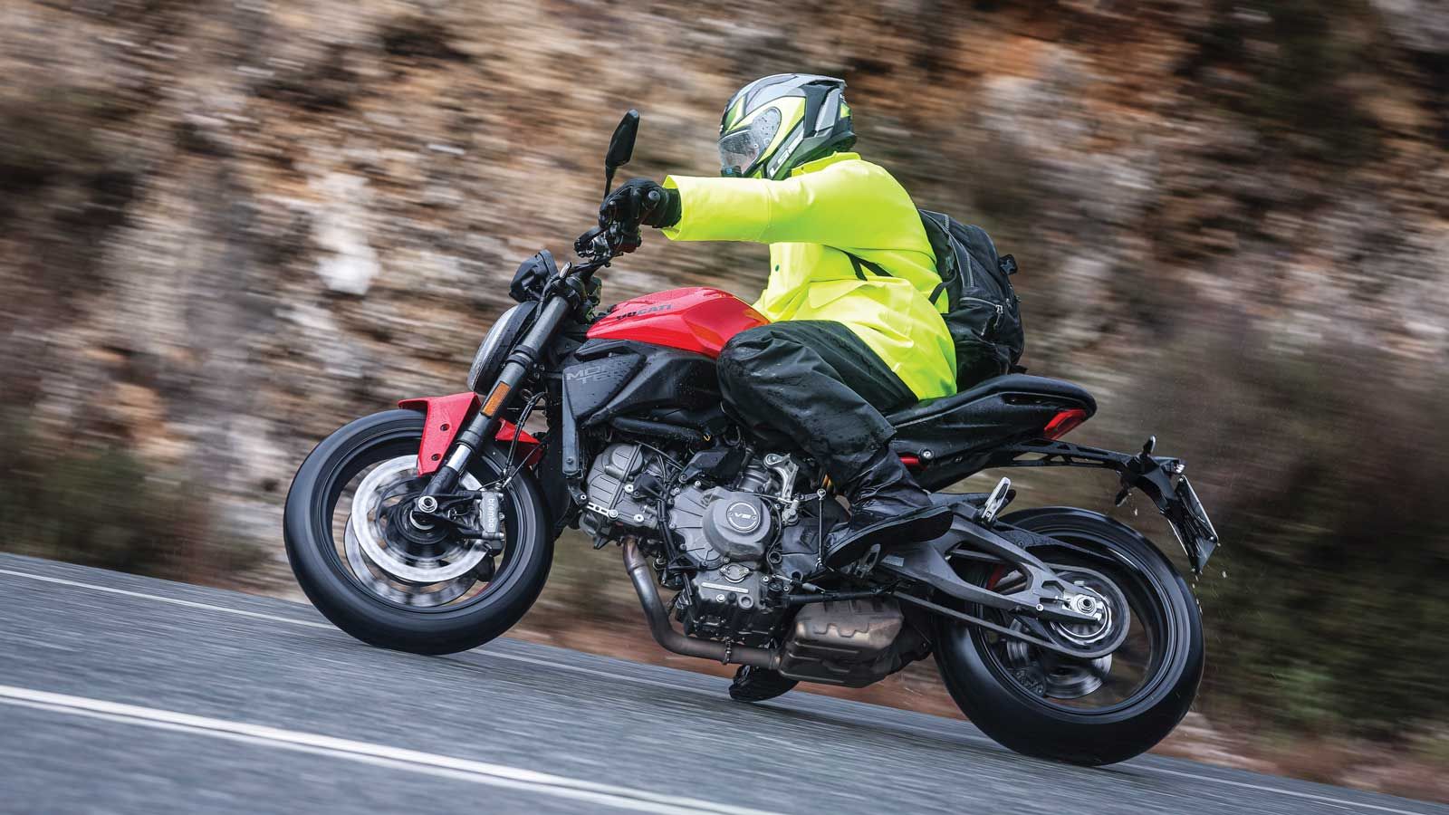 Ducati Monster: Επανασχεδιασμένο, ελαφρύτερο και ακόμα πιο δυνατό