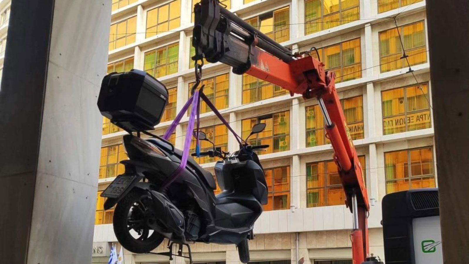 Επιδρομή Δημοτικής Αστυνομίας με γερανό για μοτοσυκλέτες  - Οι περιοχές