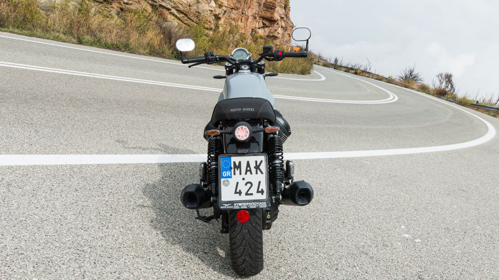 Η προσοχή που δίνεται στη λεπτομέρεια, η στιβαρή συναρμογή του και τα εξαιρετικά υλικά κατασκευής, το καθιστούν ένα premium μοντέλο, αντάξιο της ιστορ