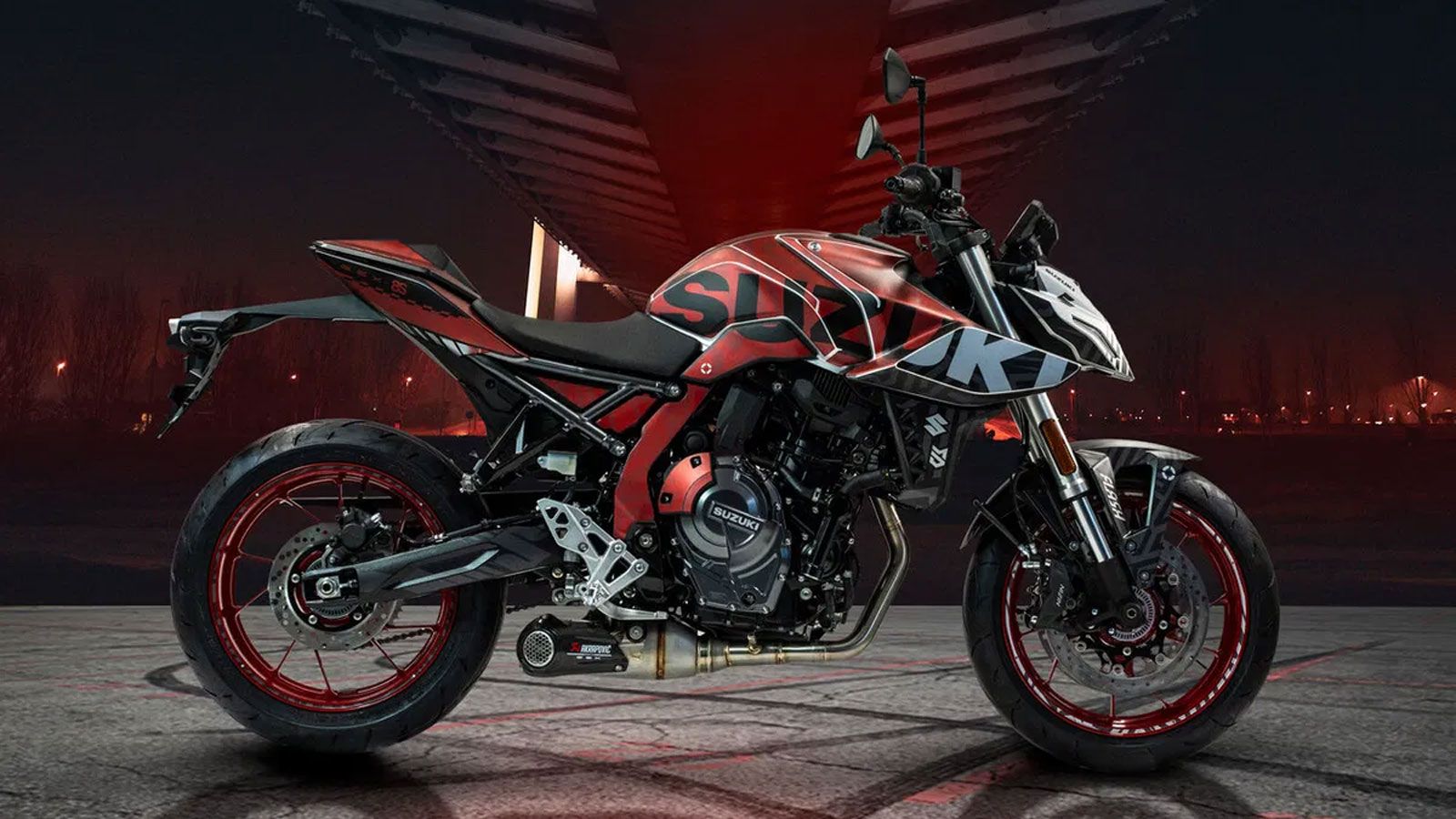 Suzuki GSX-8S special edition Red Flash και Blue Flash με Akrapovic εξάτμιση