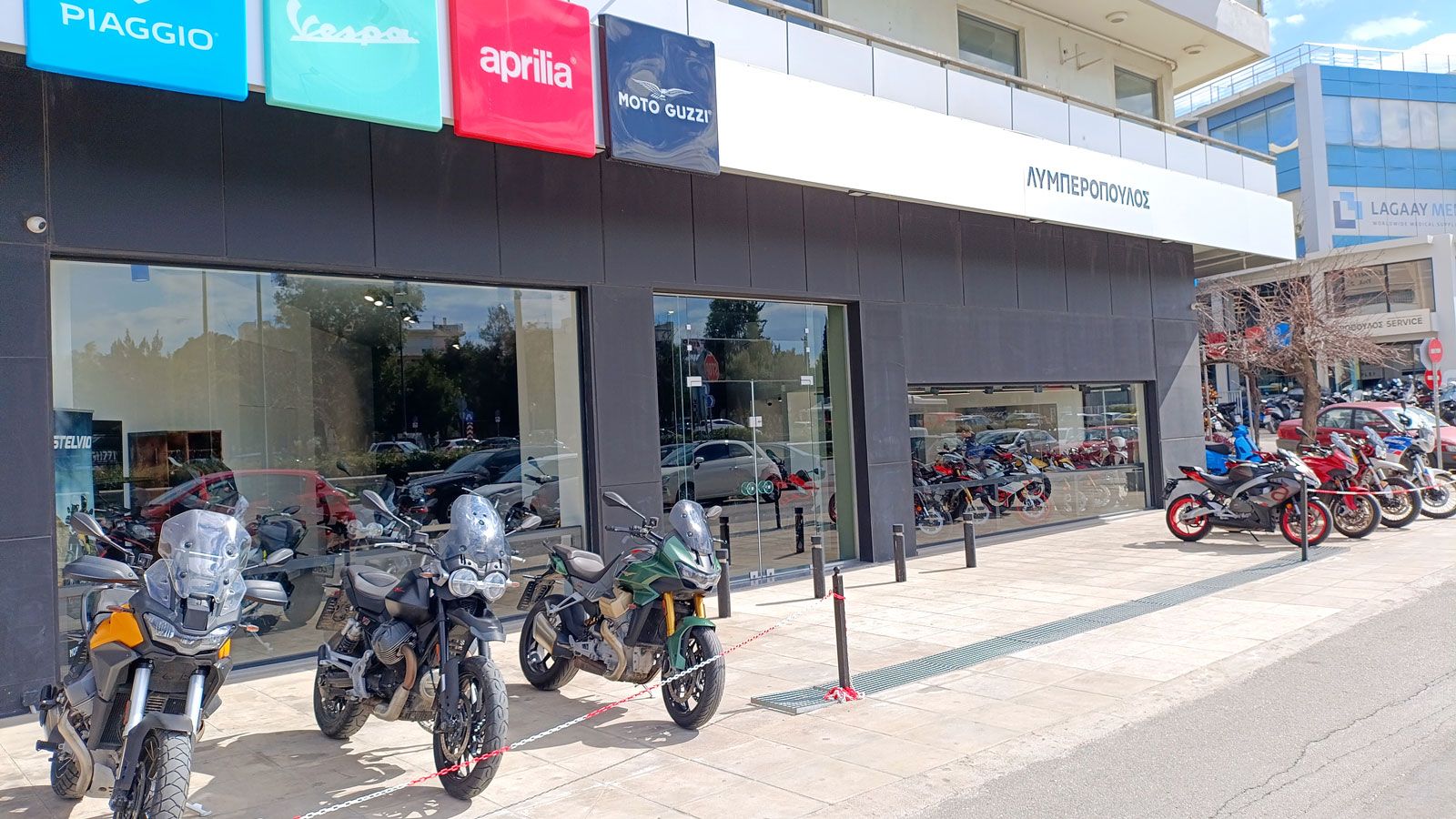 Η Κ. Λυμπερόπουλος, επίσημος διανομέας των εμπορικών σημάτων του Piaggio Group, εγκαινιάζει ένα νέο, εξειδικευμένο κατάστημα μοτοσυκλέτας στη Λεωφόρο 