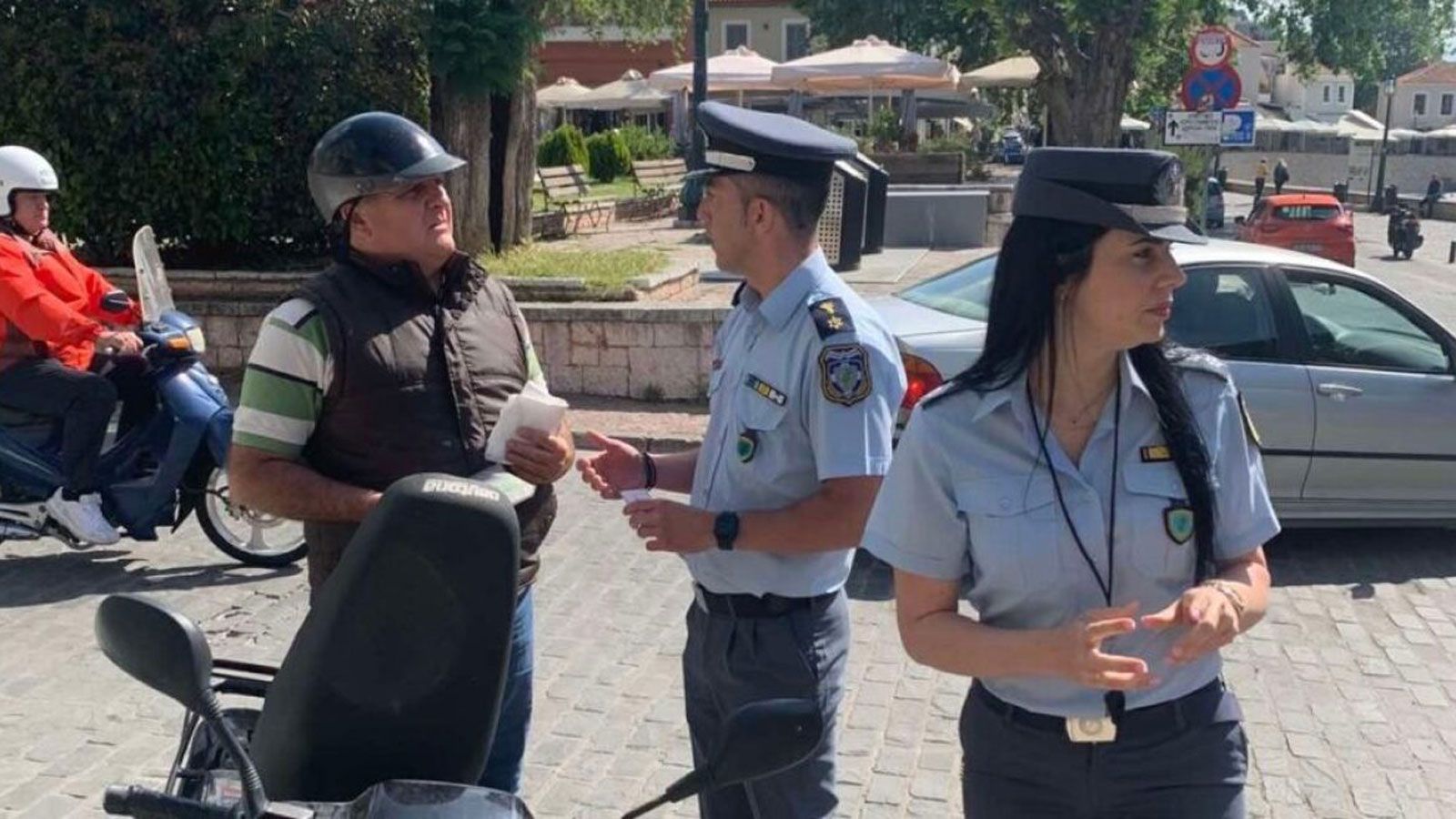 Αναλυτικότερα, οι 380 παραβάσεις αφορούσαν οδηγούς δικύκλων (με 19 διανομείς), 46 επιβάτες δικύκλων και 57 οδηγούς Ε.Π.Η.Ο. 