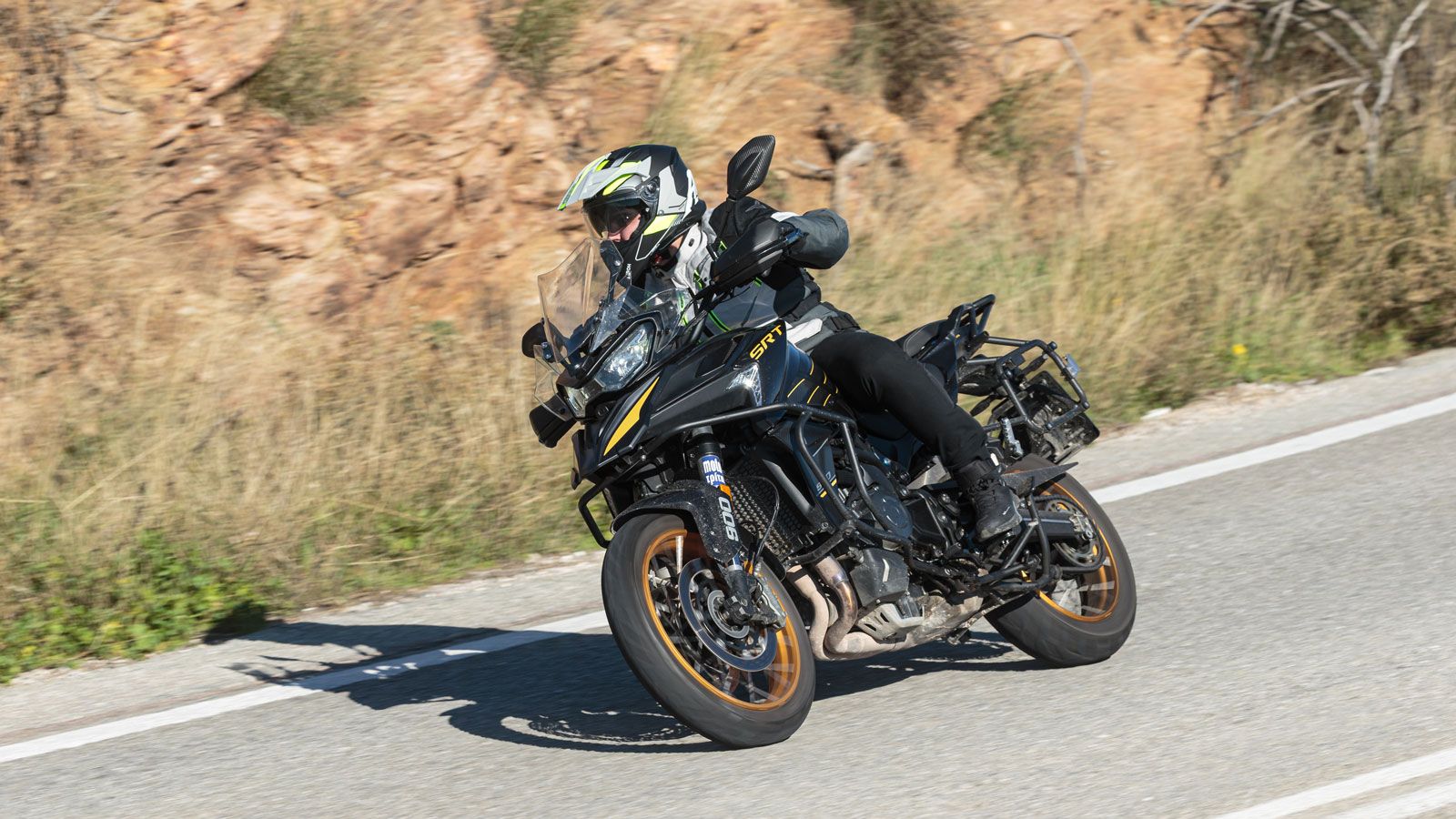 QJMOTOR SRT 900SX - Ταξιδιώτης ο «Special»