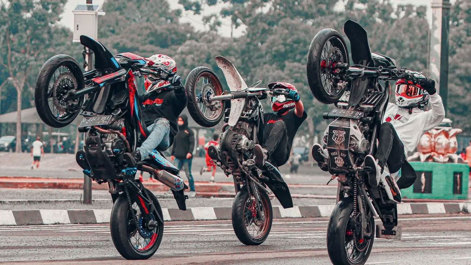 Η σούζα στη μοτοσυκλέτα είναι ίσως το πιο χαρακτηριστικό stunt που συνδέθηκε ποτέ με το δίκυκλο. Μία κίνηση που για κάποιους είναι επίδειξη, για άλλου