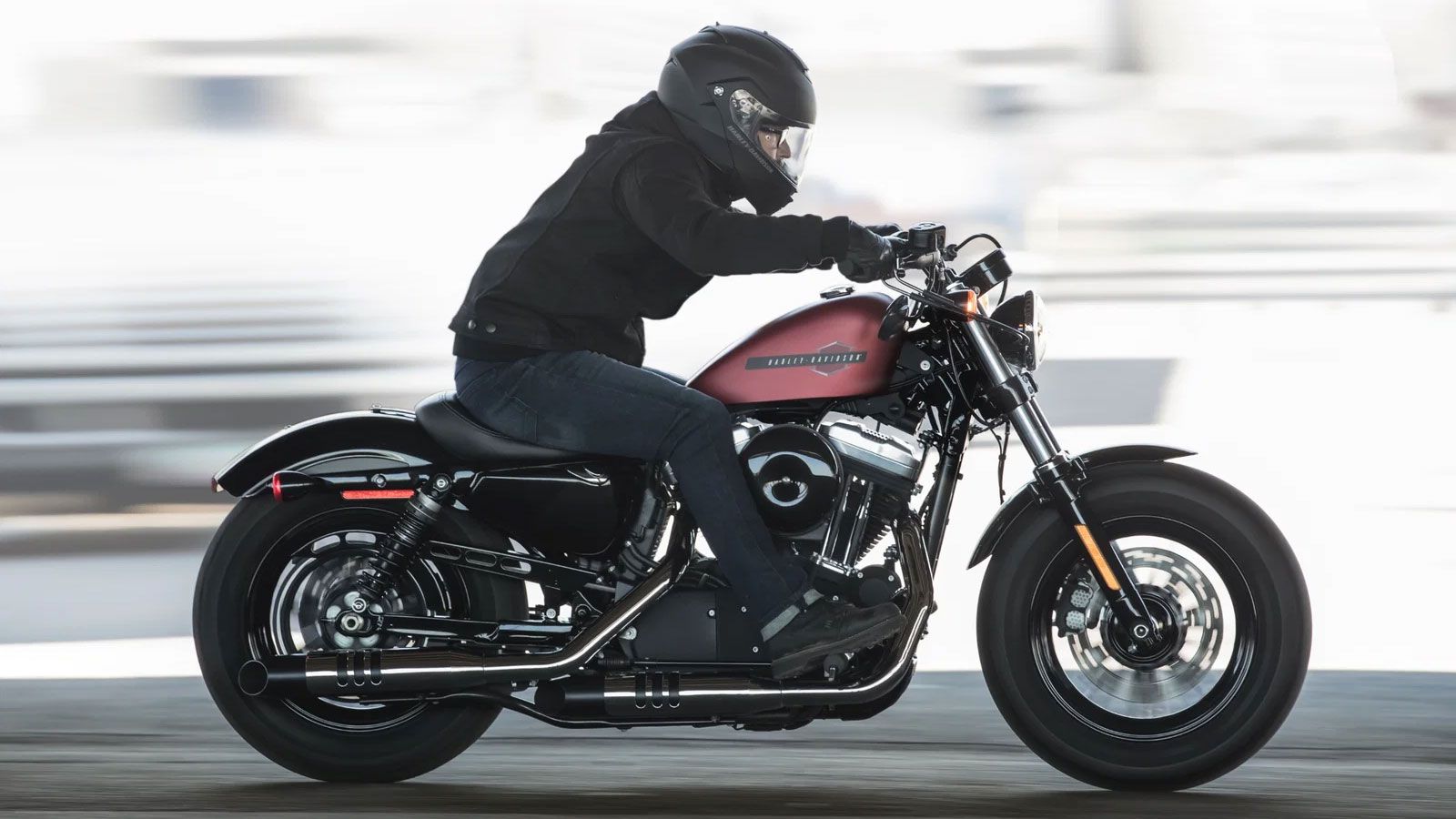 Το Sportster 883 αποσύρθηκε το 2022, όταν η Harley-Davidson ανακοίνωσε ότι η προσαρμογή του στους κανονισμούς Euro5+ δεν ήταν οικονομικά βιώσιμη.