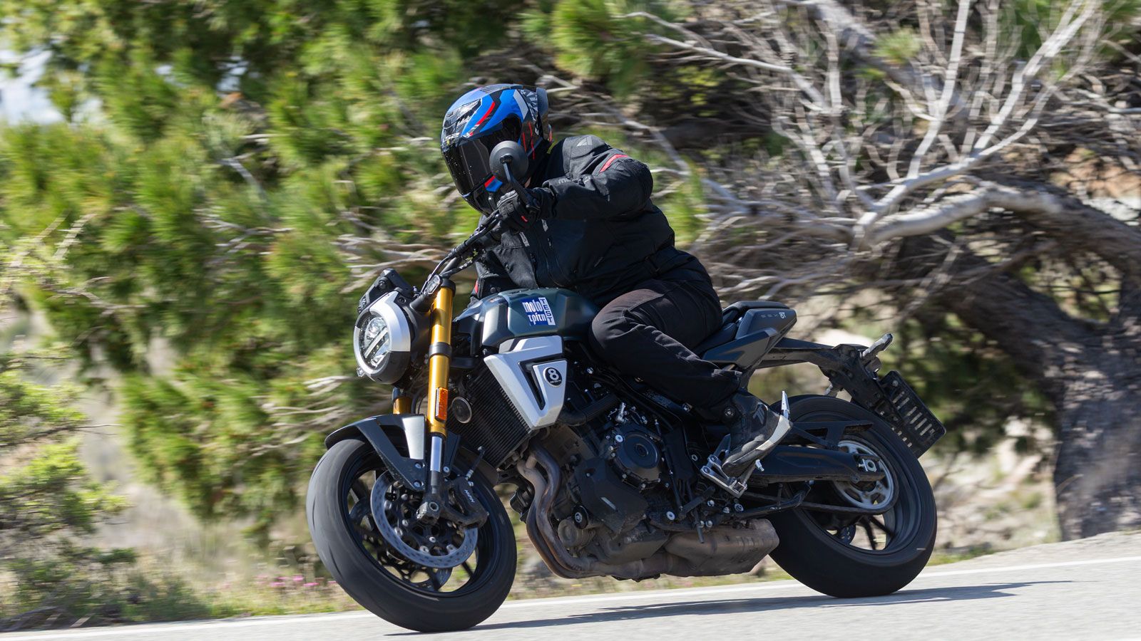 Suzuki GSX- 8T