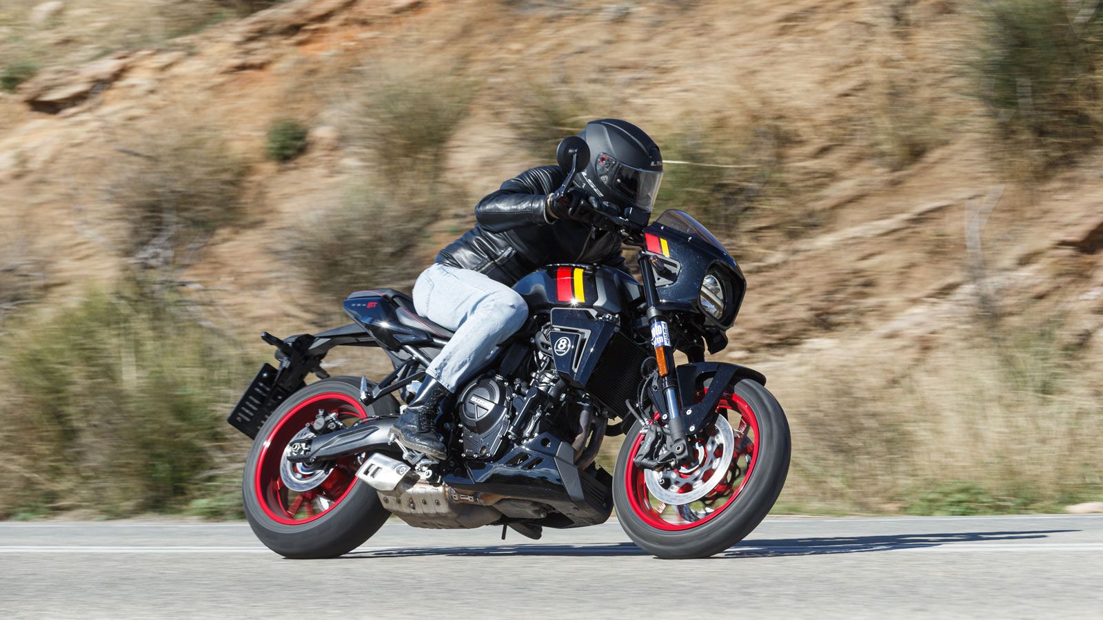 SUZUKIGSX-8TT - Test - SUZOμηχανή!