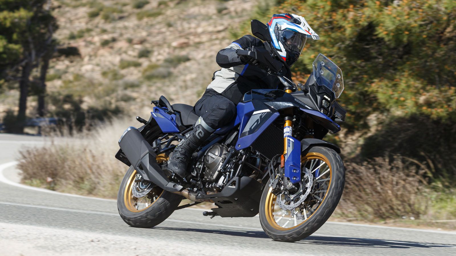 Σε ανοιχτό δρόμο τα 140χλμ/ω. είναι μια πολύ καλή και επαρκής ταχύτητα κίνησης, αφού πιο ψηλά γίνεται αισθητή η απουσία μεγαλύτερης κάλυψης από τον αέ