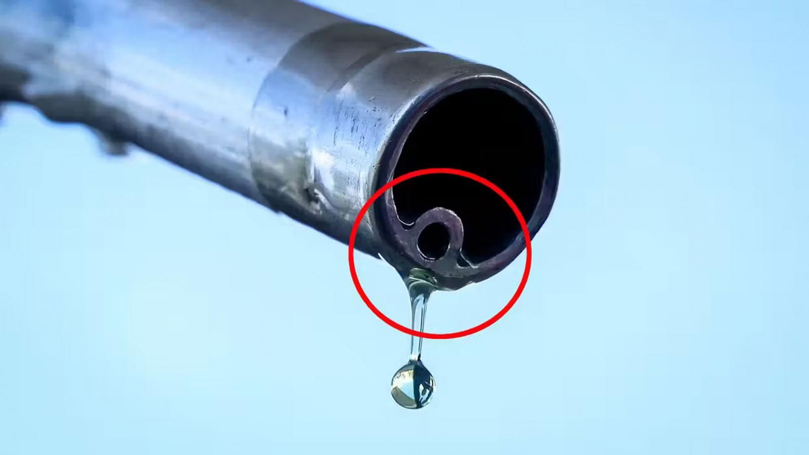 Όλοι έχουμε ακούσει το γνώριμο «κλικ» όταν γεμίζει το ρεζερβουάρ και η παροχή καυσίμου σταματά αυτόματα. Πολλοί πιστεύουν πως πρόκειται για ηλεκτρονικ