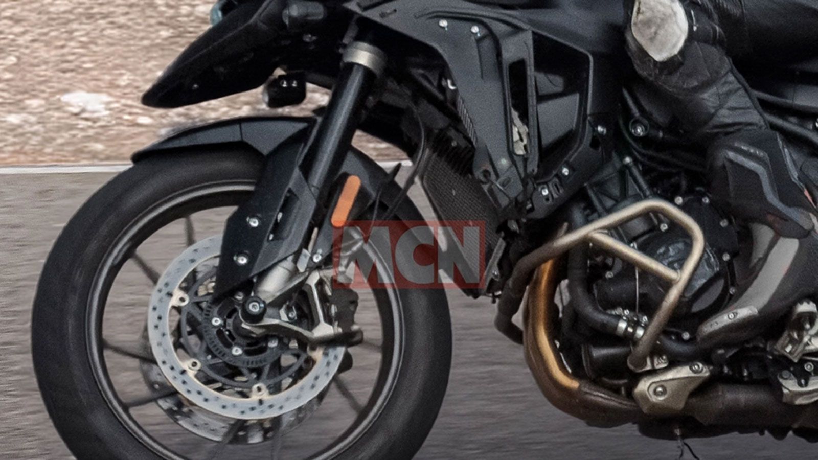 Η Tiger 900 παρουσιάστηκε το 2020 σε εκδόσεις GT και Rally, καλύπτοντας τόσο τον ασφάλτινο όσο και τον πιο χωμάτινο προσανατολισμό.