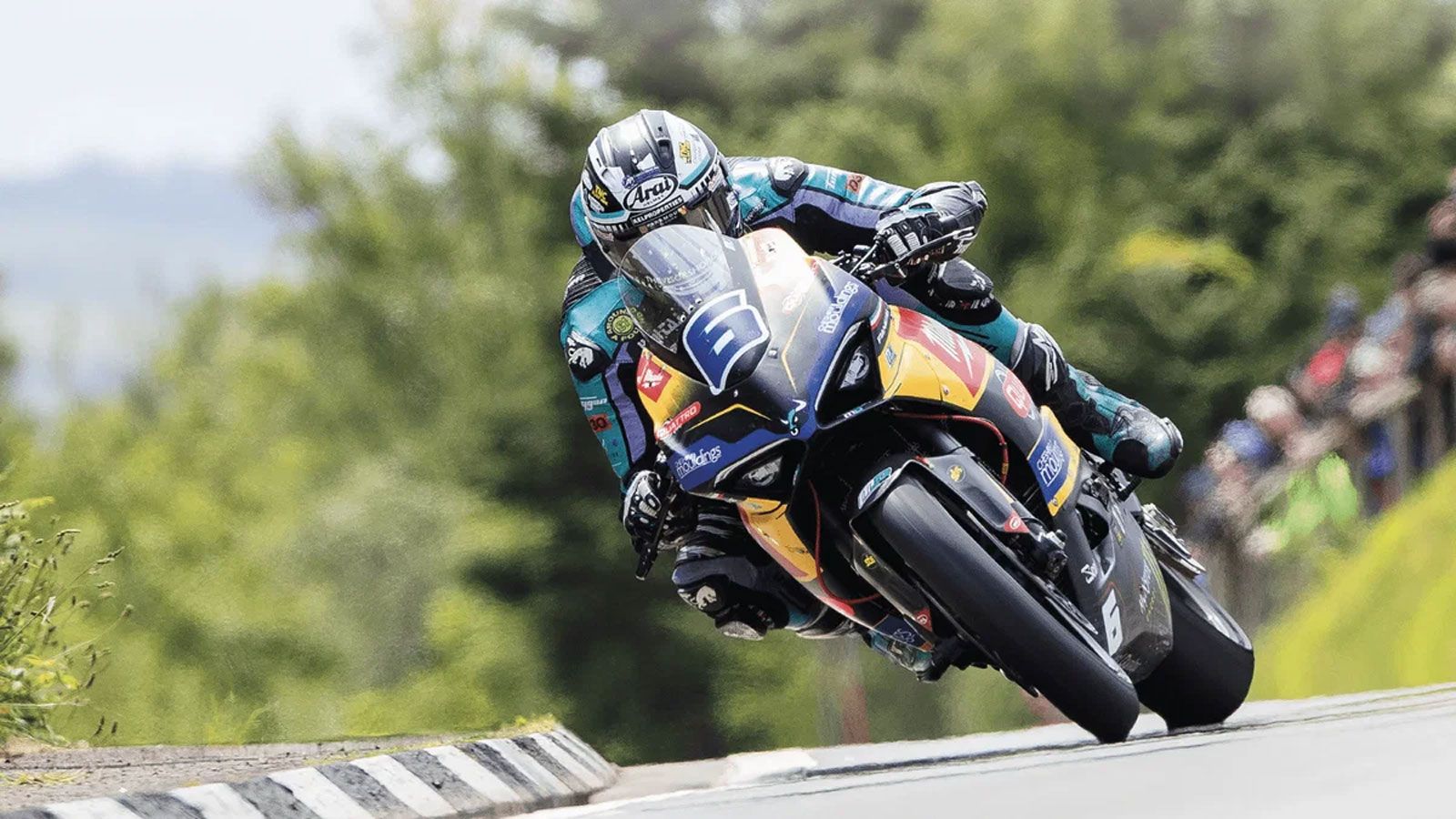 Παρά το ατύχημα, το πρόγραμμα του Isle of Man TT αναμένεται να συνεχιστεί κανονικά τις επόμενες ημέρες, με τη διοργάνωση να ολοκληρώνεται στις 6 Ιουνί
