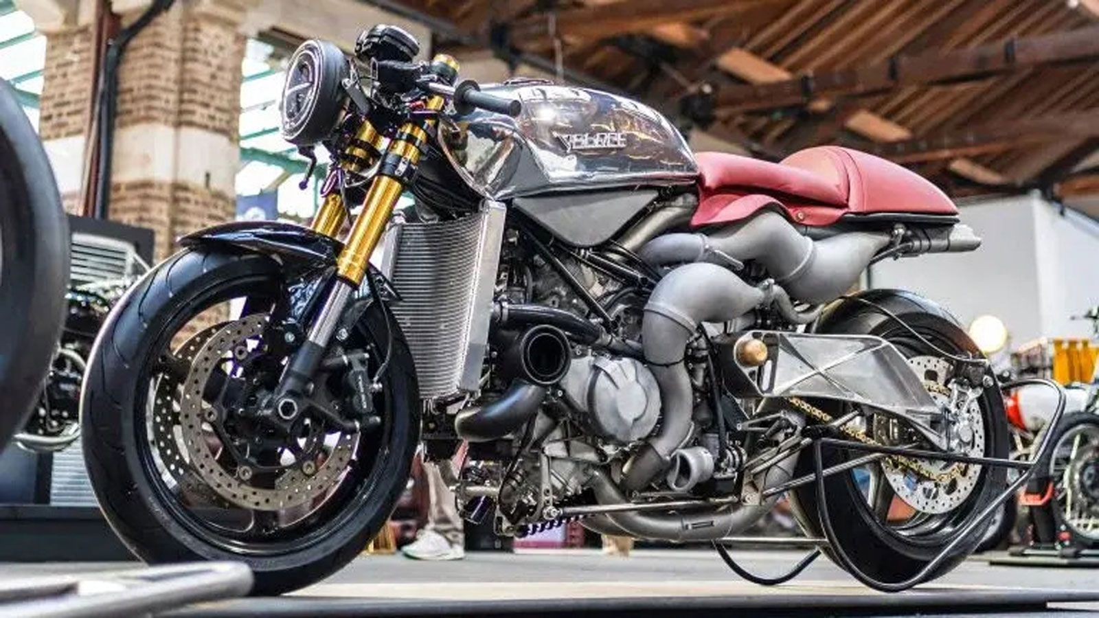 Veloce Aperion: Δίχρονος 1.000 κ.εκ. με 8 κυλίνδρους και 280 ίππους