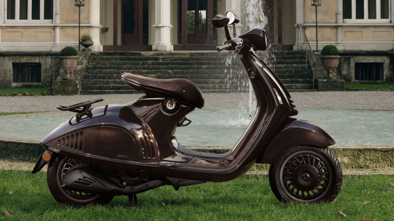 Vespa 946 Horse
