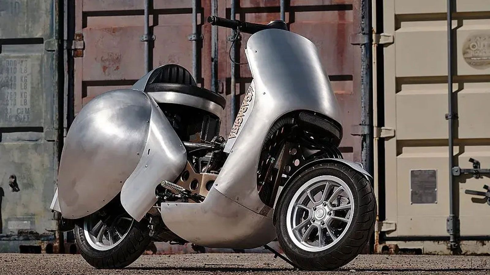 Μια απλή Vespa μετατράπηκε σε μηχανικό έργο τέχνης