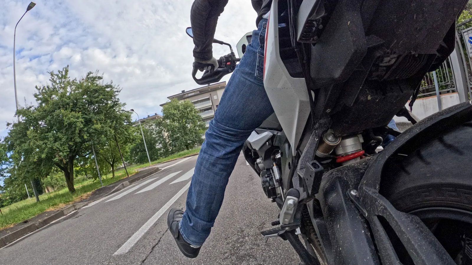Δεν χαιρετούν όλοι, αλλά όλοι γνωρίζουν τι σημαίνει