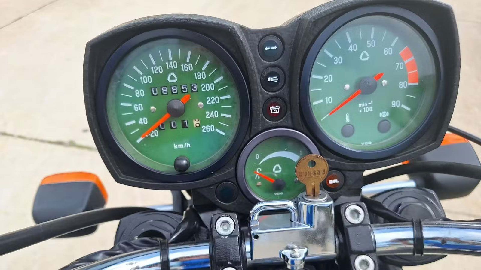 Η OCR 1000 δημιουργήθηκε από τη Van Veen GmbH, με παραγωγή στη Γερμανία, παρότι ο ιδρυτής της εταιρείας, Henk van Veen, ήταν Ολλανδός εισαγωγέας και α