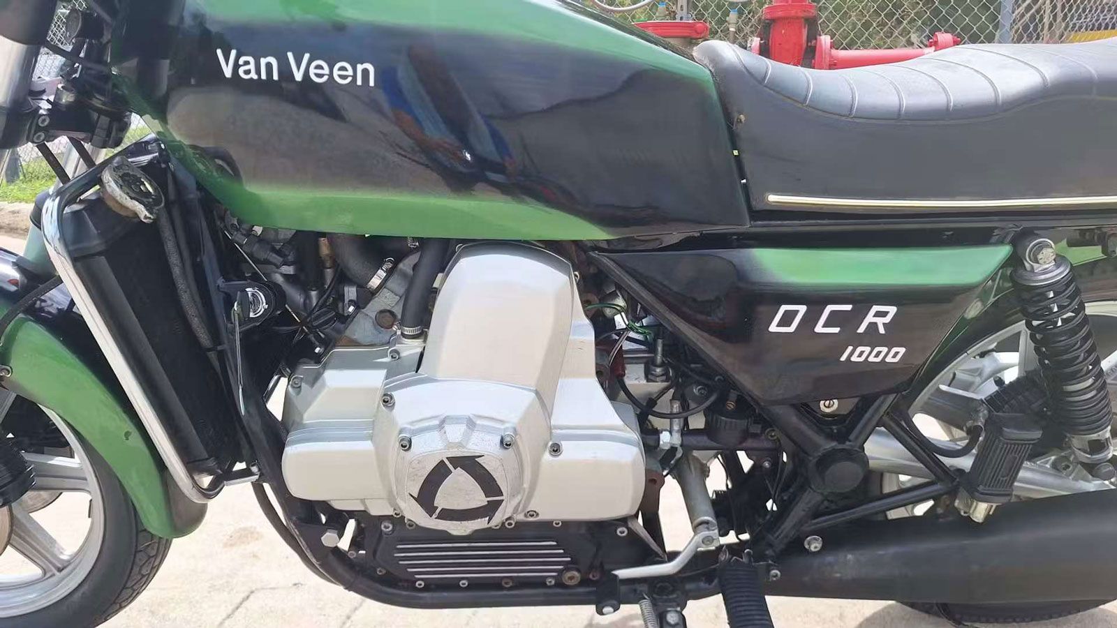 Η «καρδιά» της Van Veen OCR 1000 είναι ο περιστροφικός κινητήρας Wankel, ένα σύνολο που ακόμη και σήμερα προκαλεί δέος. Ο δικρότορος κινητήρας των 996