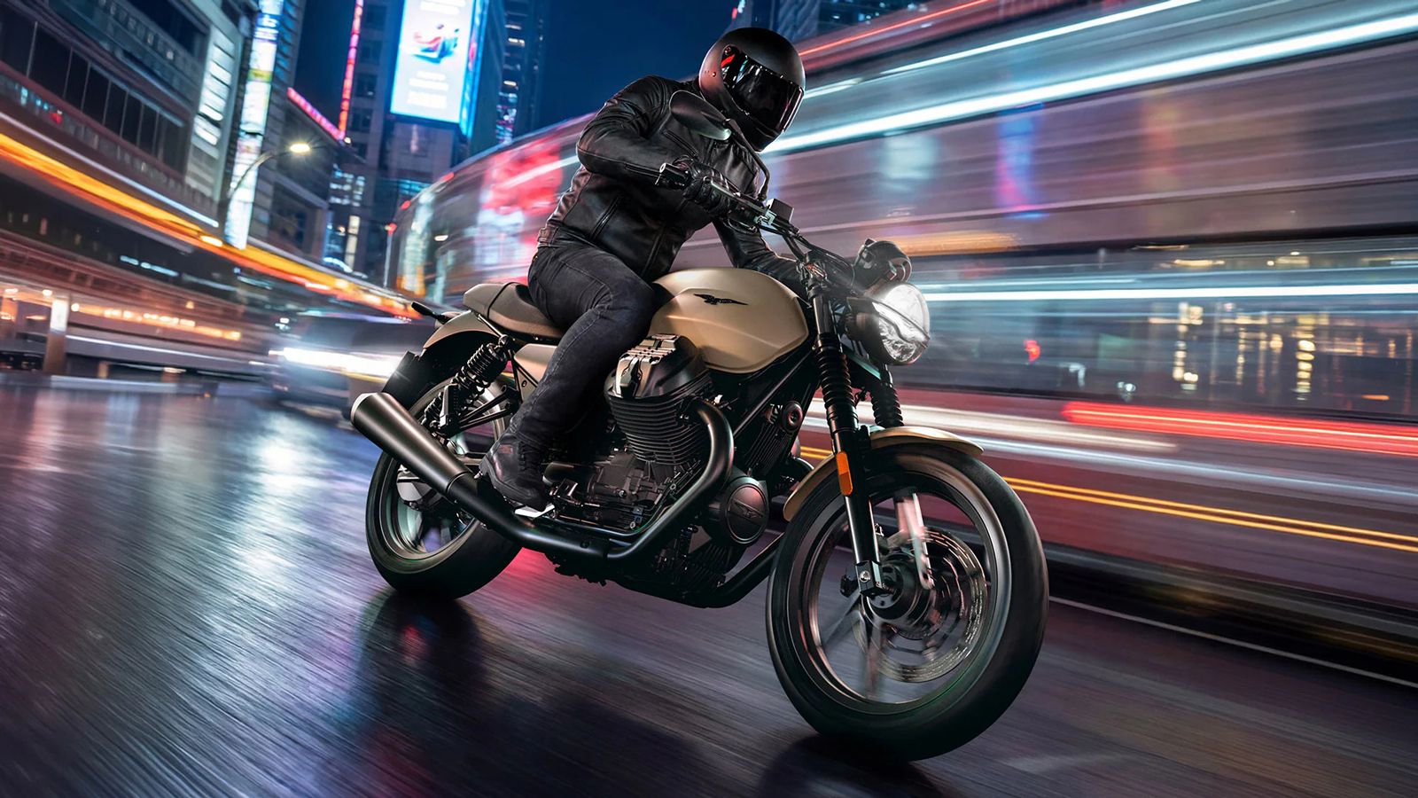 Moto Guzzi V7 Sport – Όποια έκδοση και να διαλέξεις πληρώνεις λιγότερο
