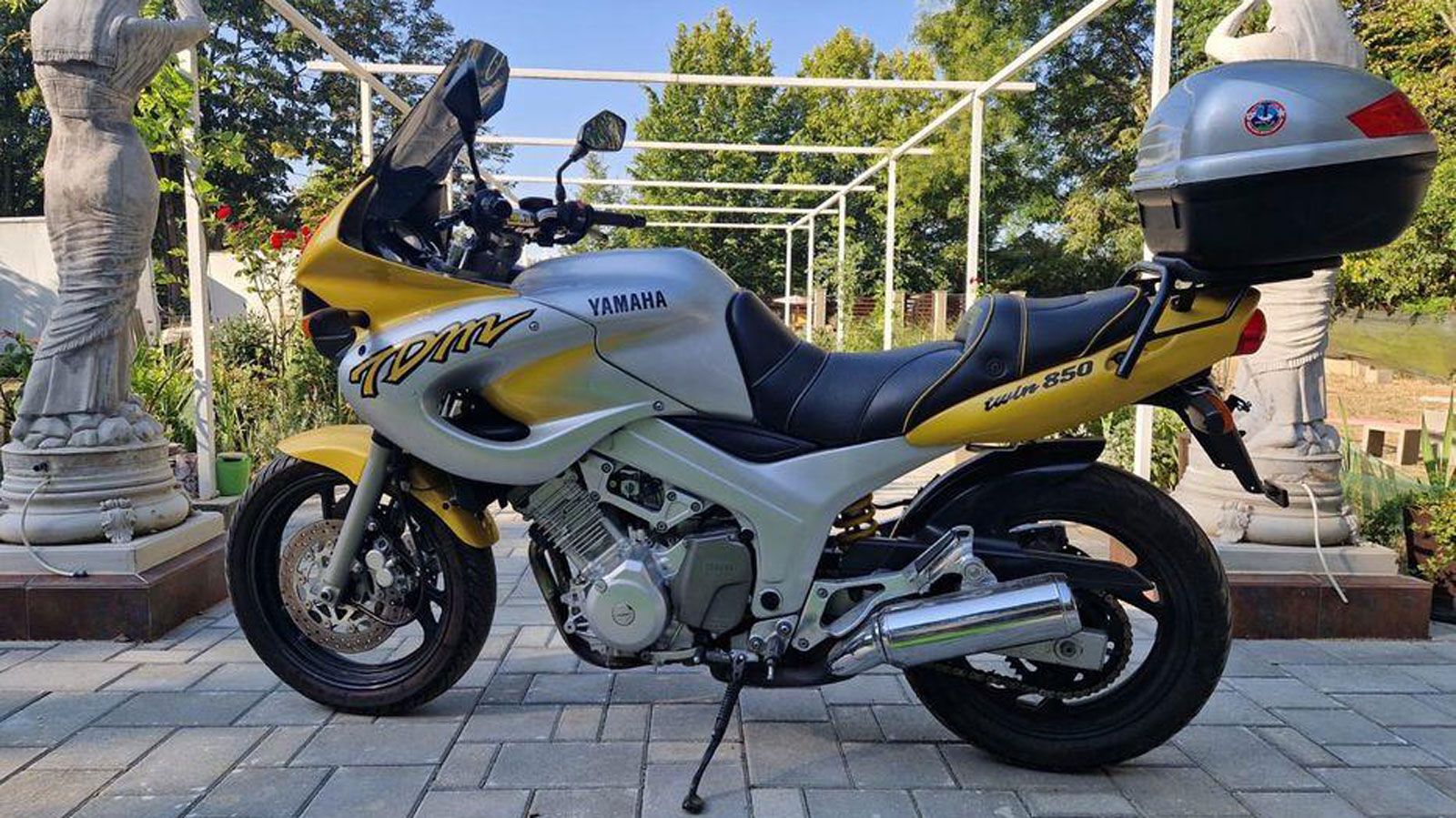 Το TDM 850 του 1996 έφερε τον στρόφαλο 270 μοιρών