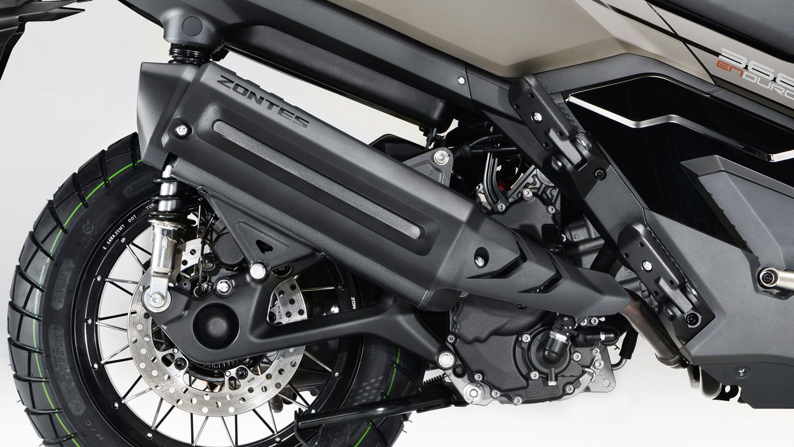 Σε μηχανικό επίπεδο, προστίθεται ψυγείο λαδιού, ενώ έχει γίνει και νέα ρύθμιση στη μετάδοση, με στόχο τη βελτιωμένη λειτουργία σε πραγματικές συνθήκες